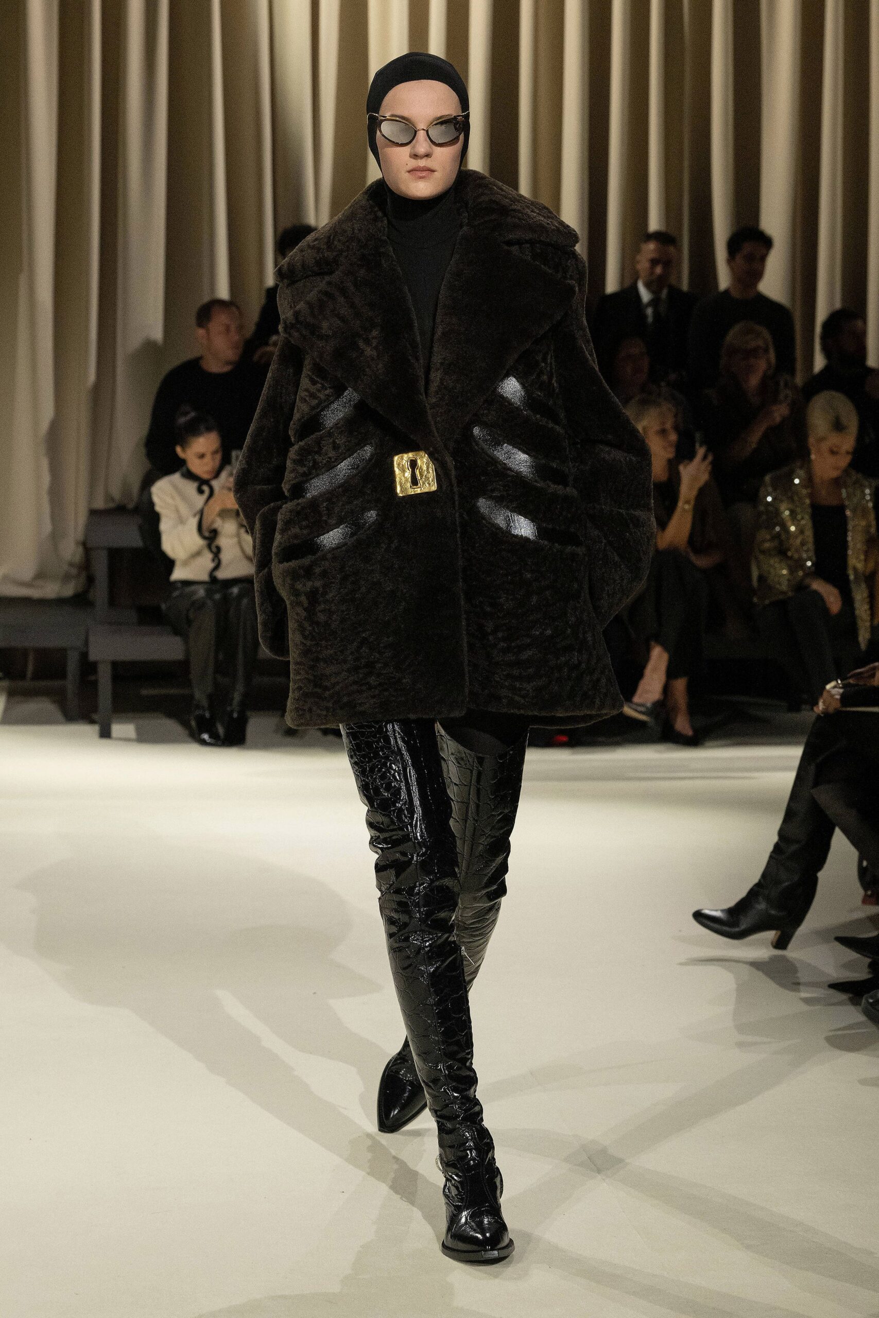 Schiaparelli Fall 2024 Ready-to-Wear Look 22