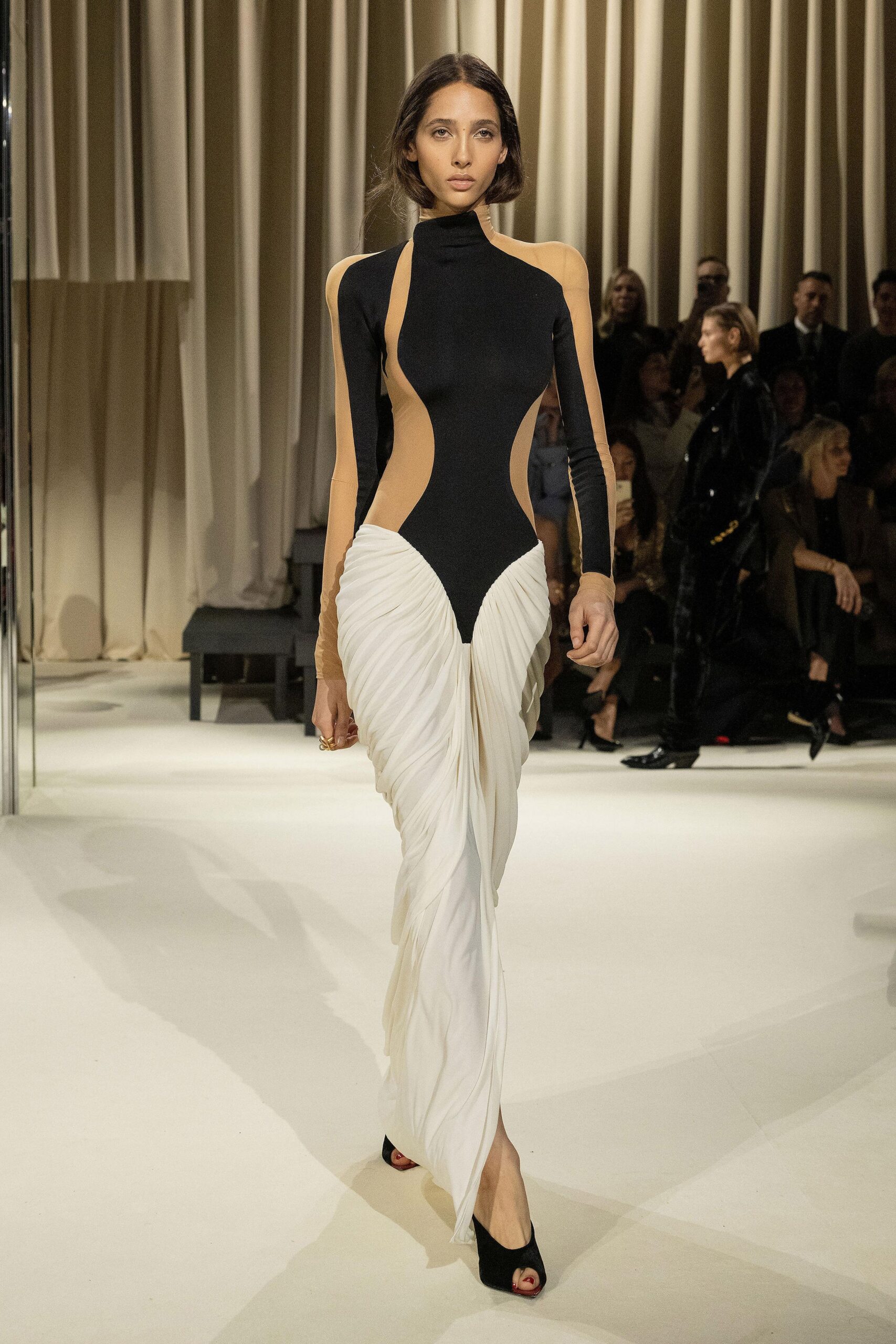 Schiaparelli Fall 2024 Ready-to-Wear Look 38