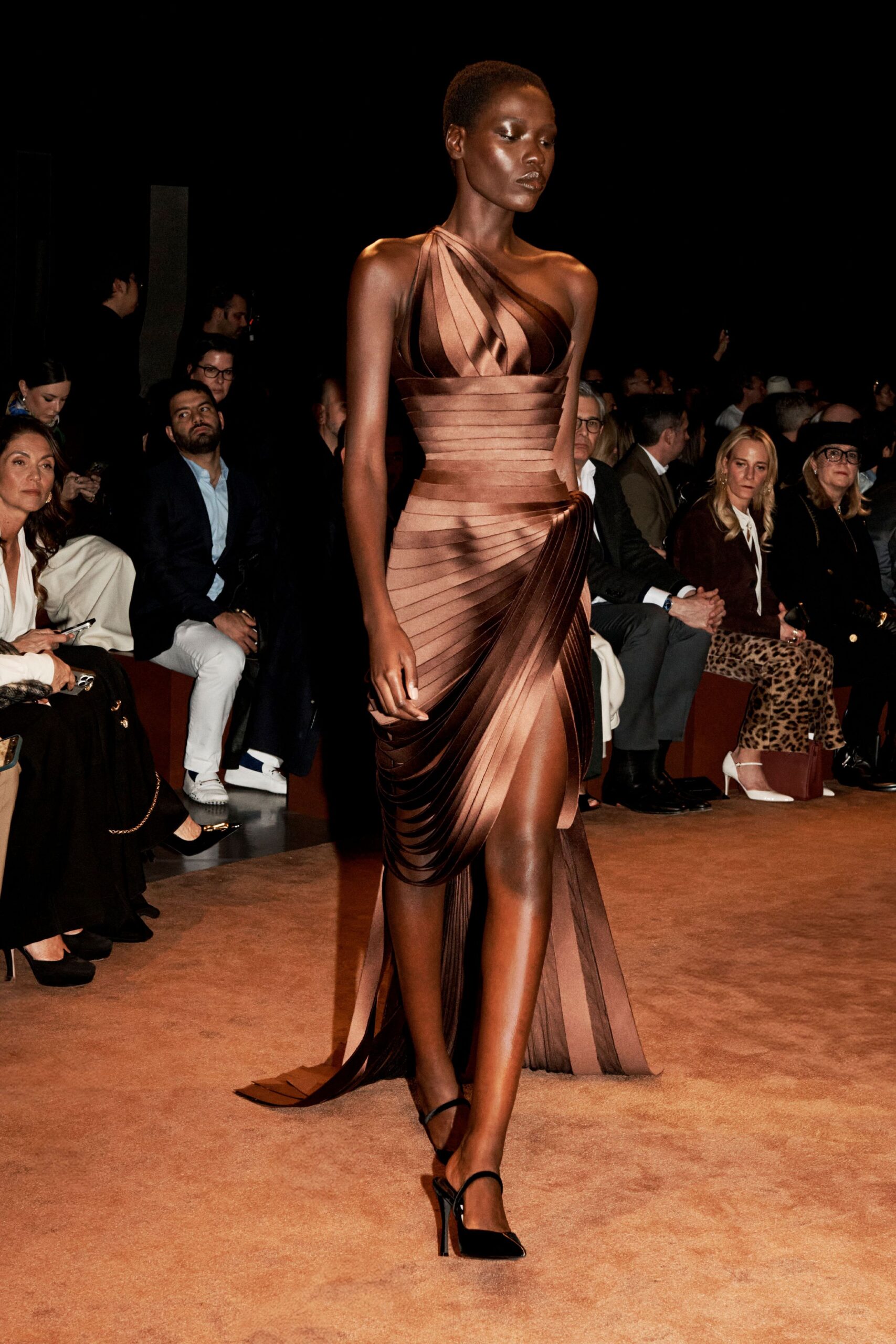 Schiaparelli Fall 2025 Ready-to-Wear Look 20