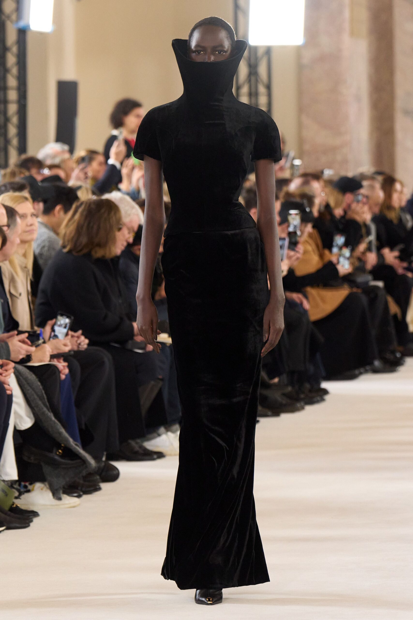 Schiaparelli Spring 2024 Couture Look 3