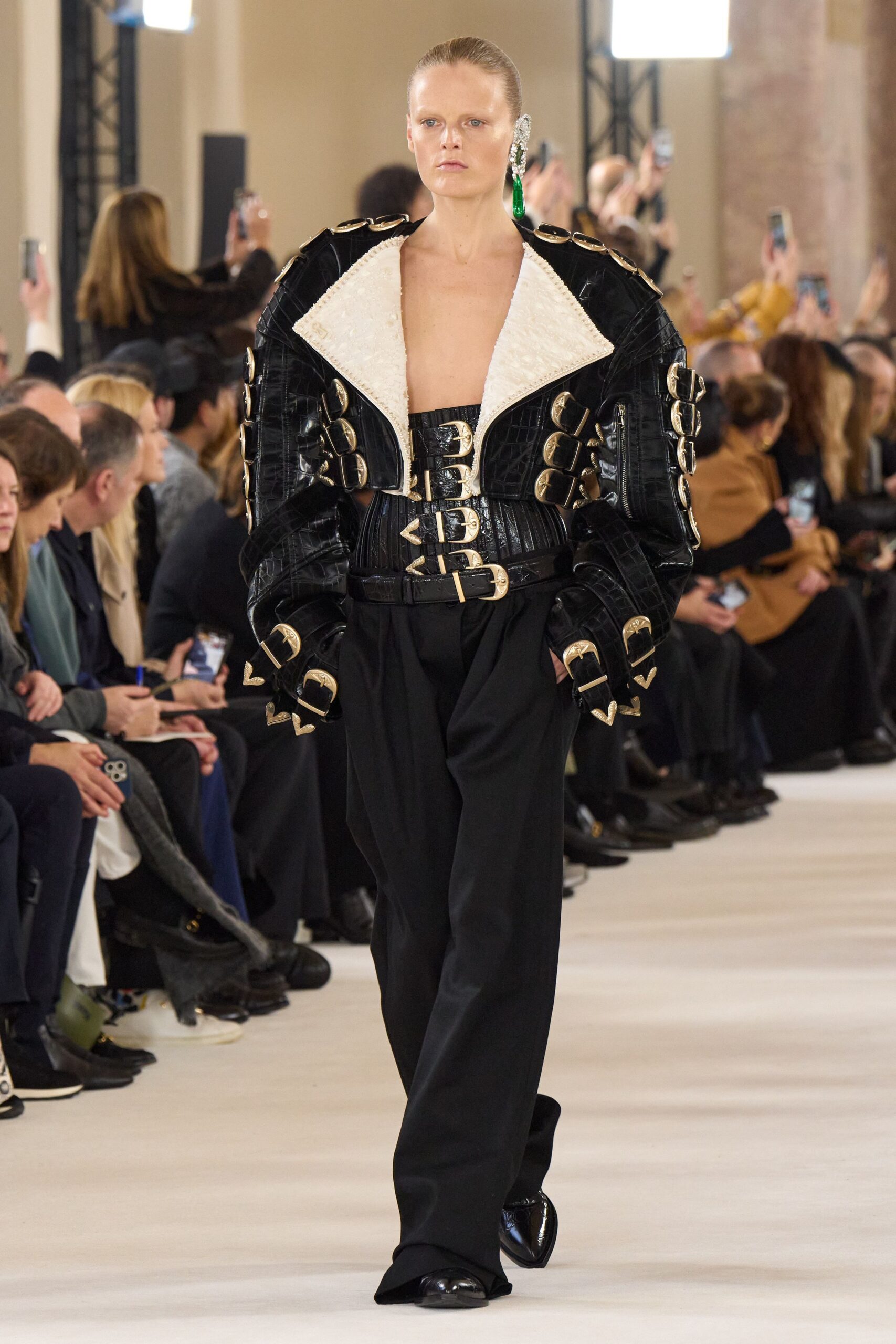 Schiaparelli Spring 2024 Couture Look 8
