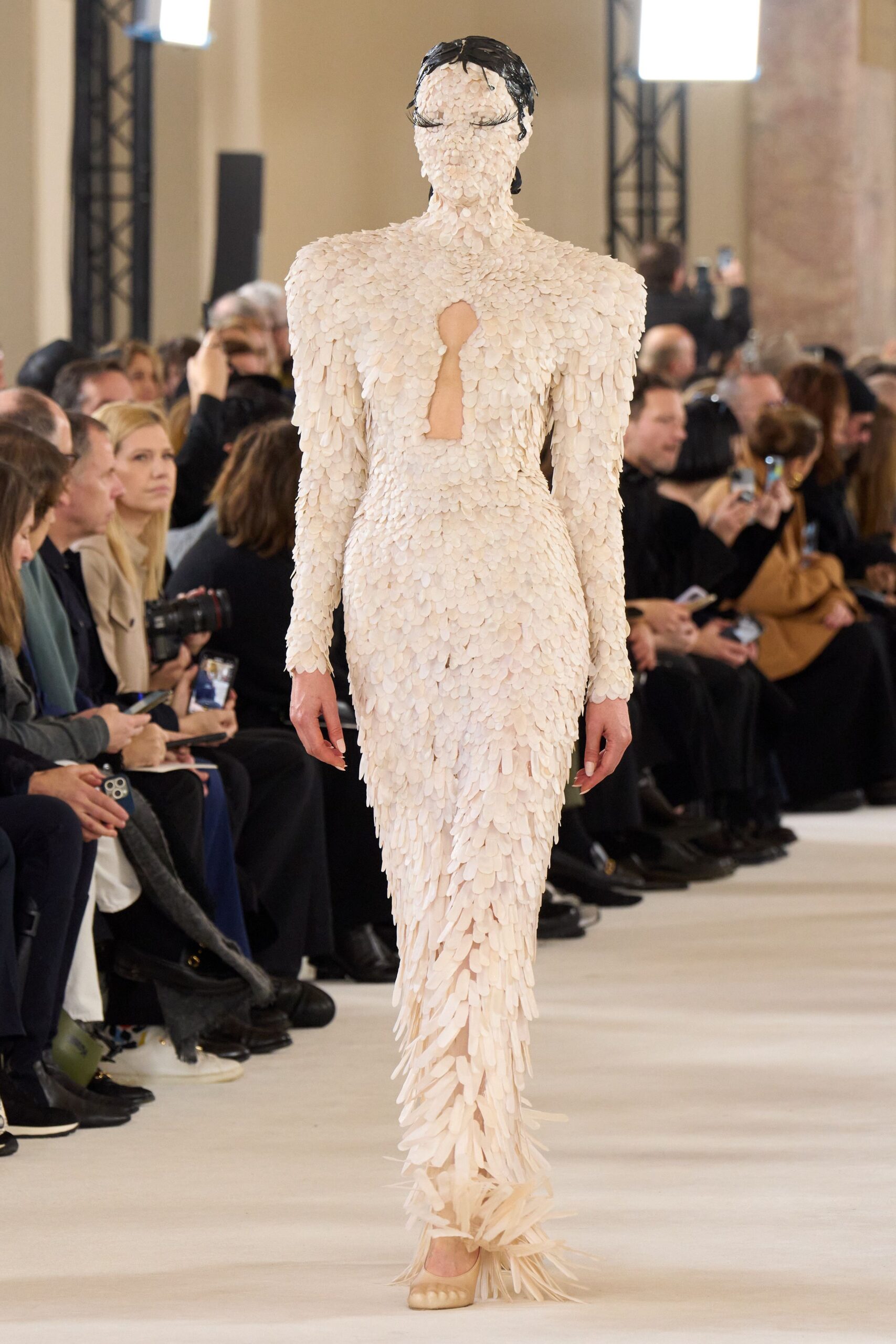 Schiaparelli Spring 2024 Couture Look 9