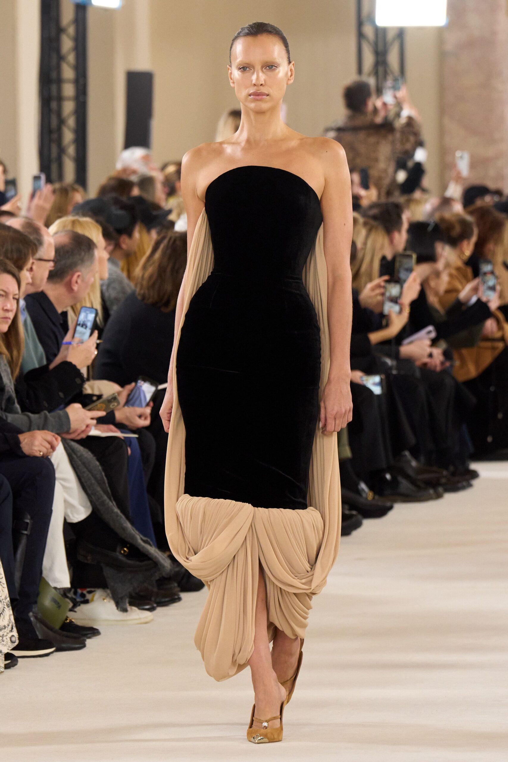 Schiaparelli Spring 2024 Couture Look 26