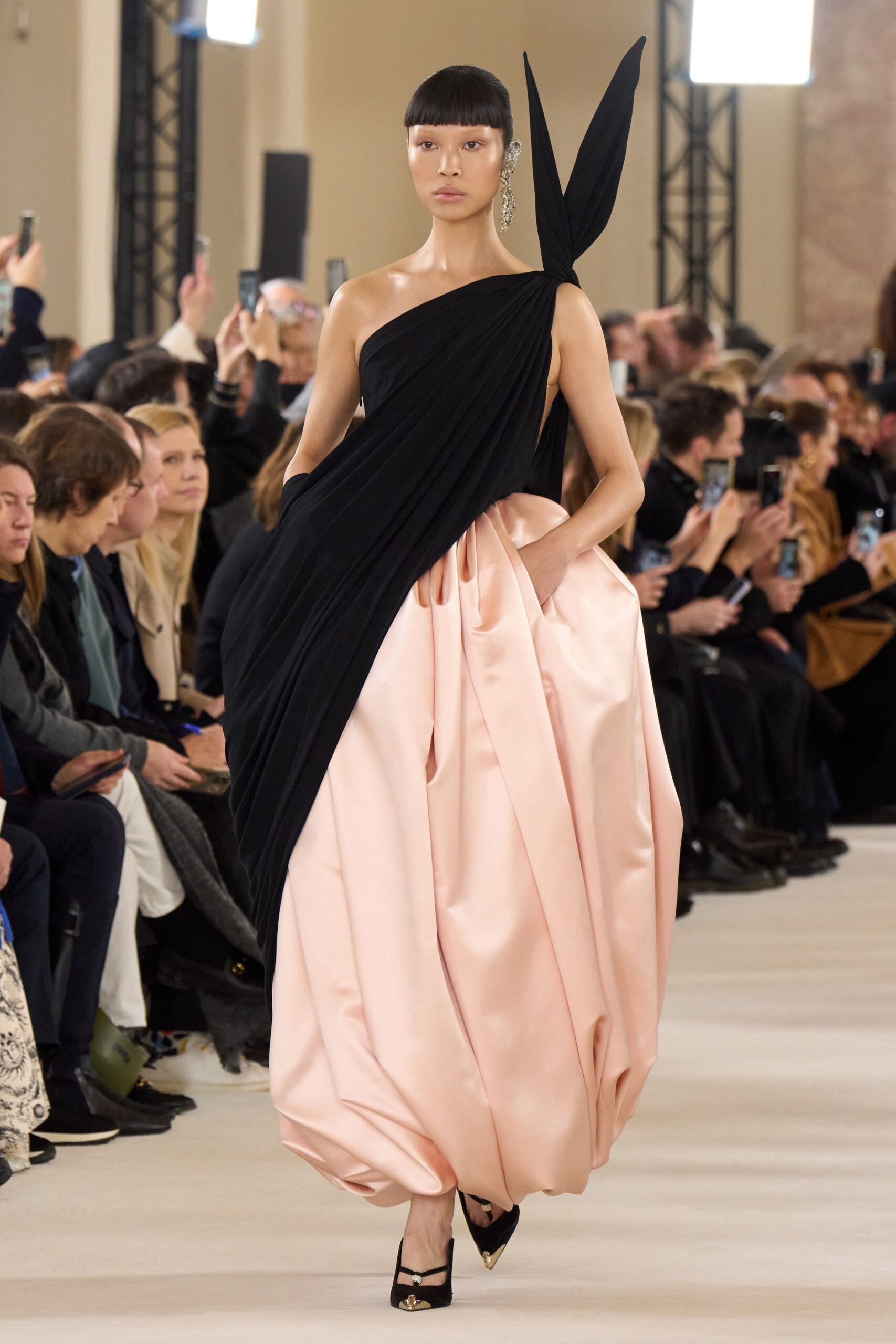 Schiaparelli Spring 2024 Couture Look 28