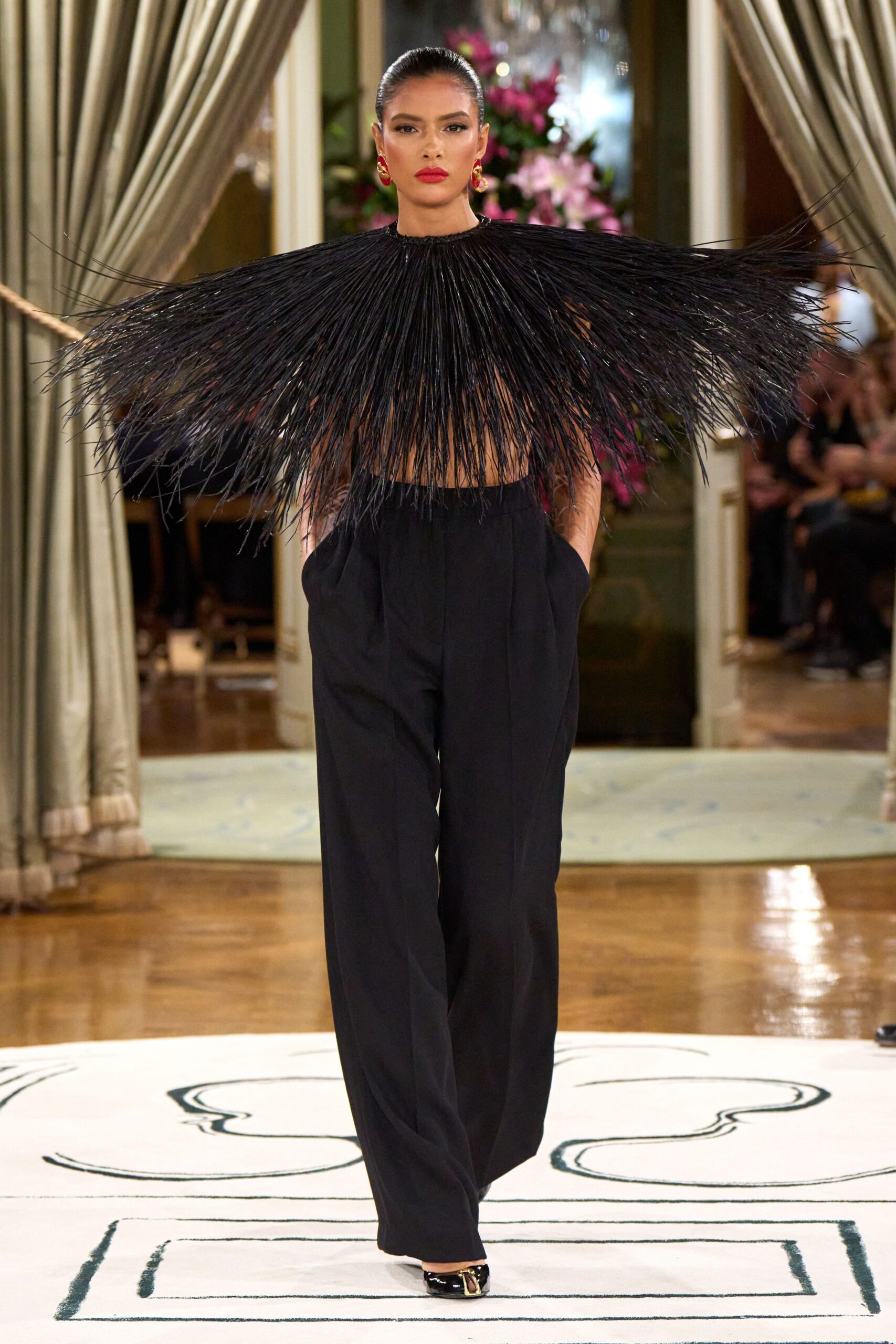 Schiaparelli Spring 2024 Ready-to-Wear Look 2