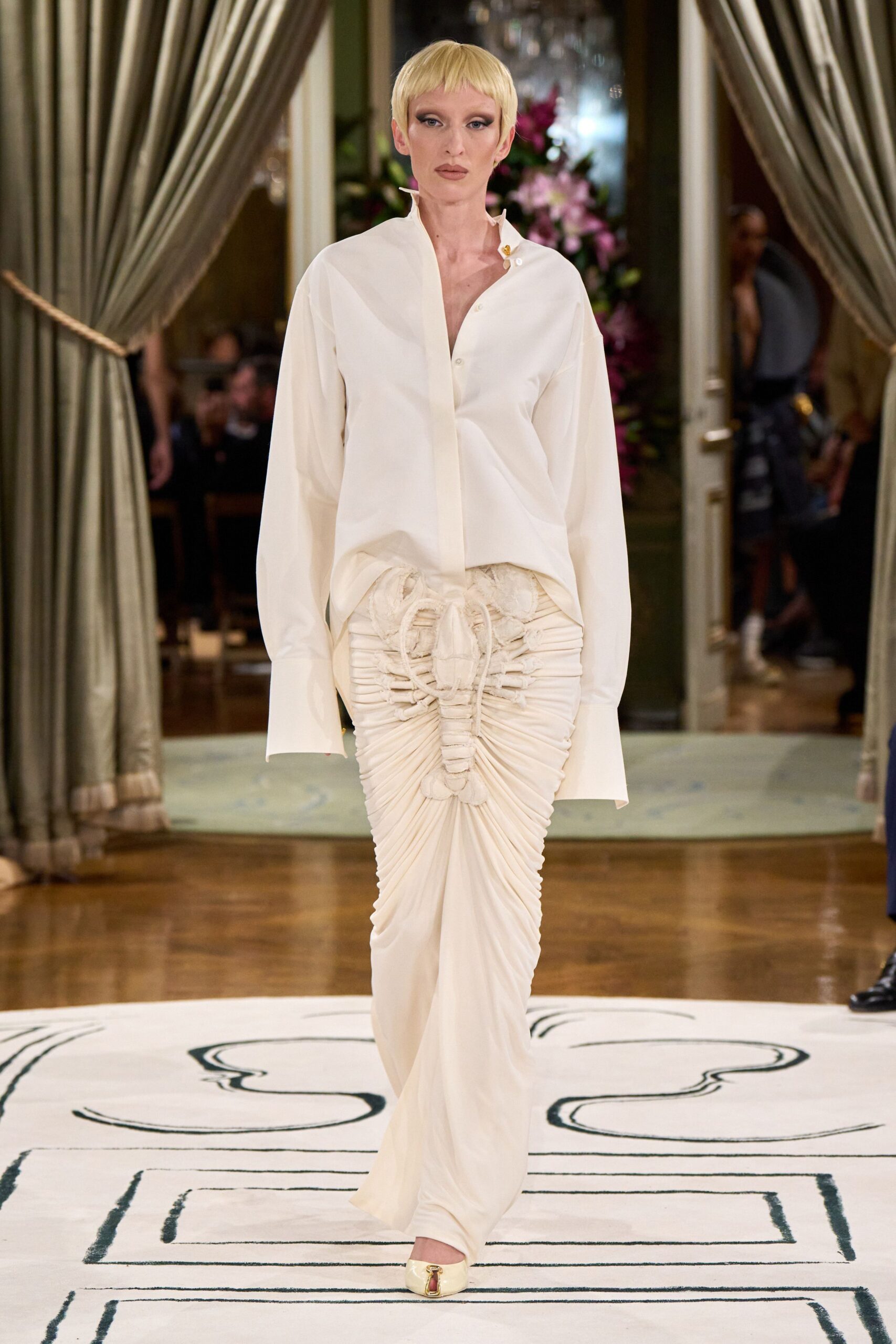 Schiaparelli Spring 2024 Ready-to-Wear Look 14