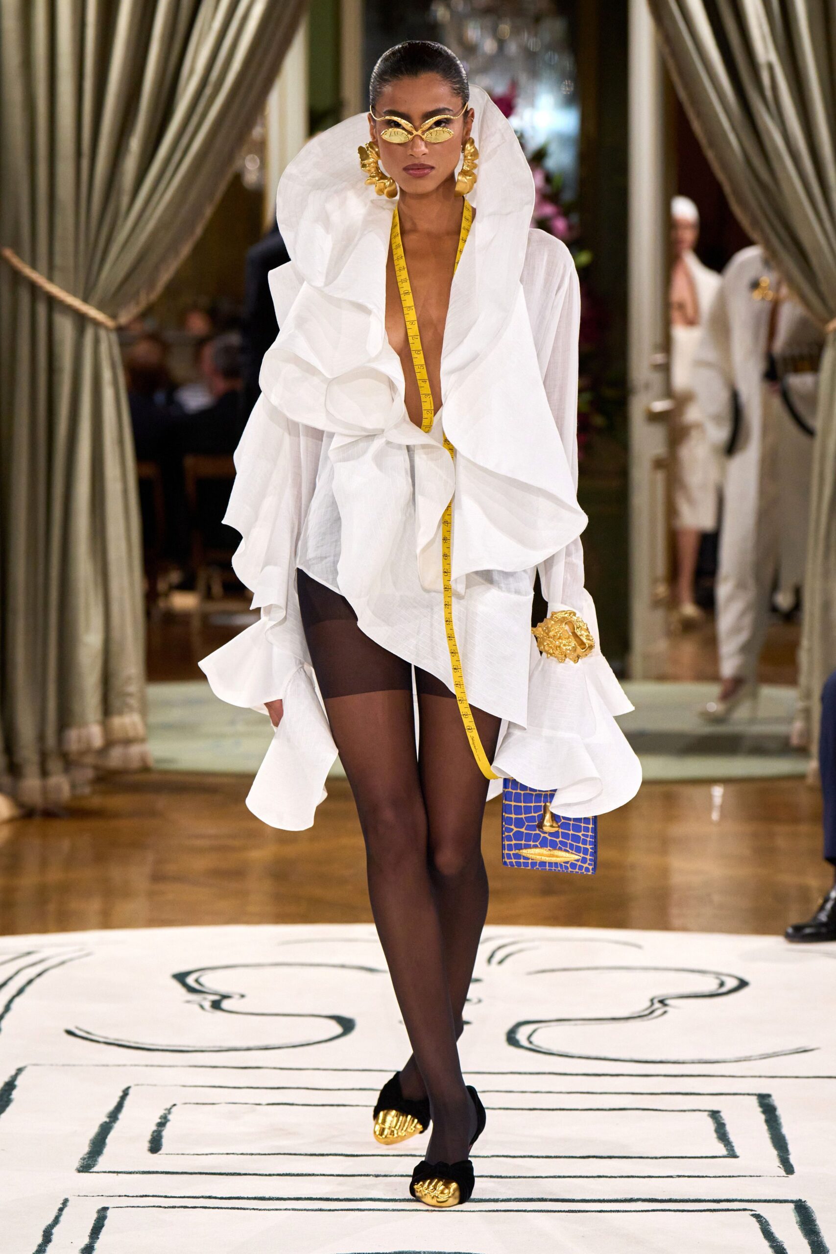 Schiaparelli Spring 2024 Ready-to-Wear Look 18