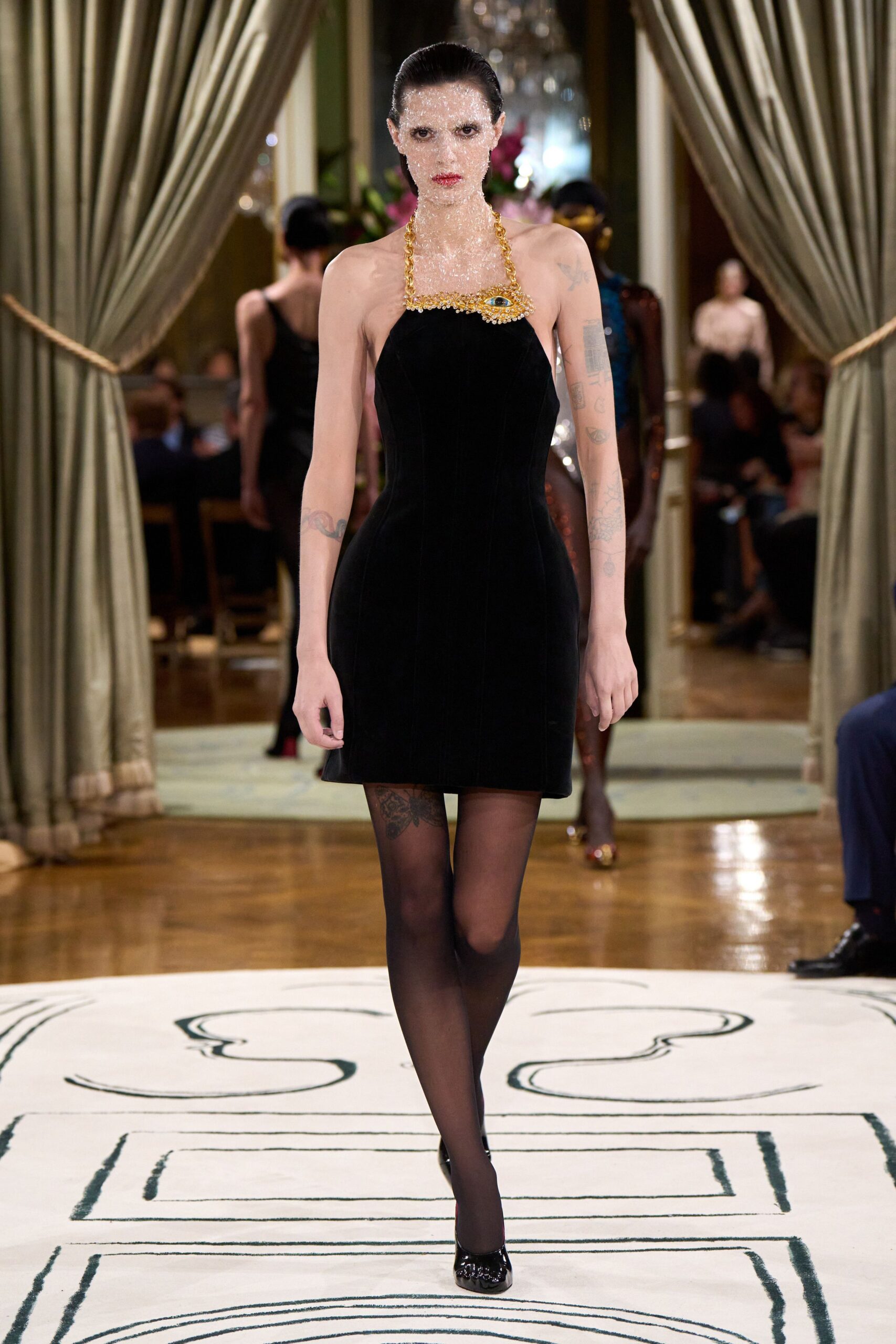 Schiaparelli Spring 2024 Ready-to-Wear Look 29