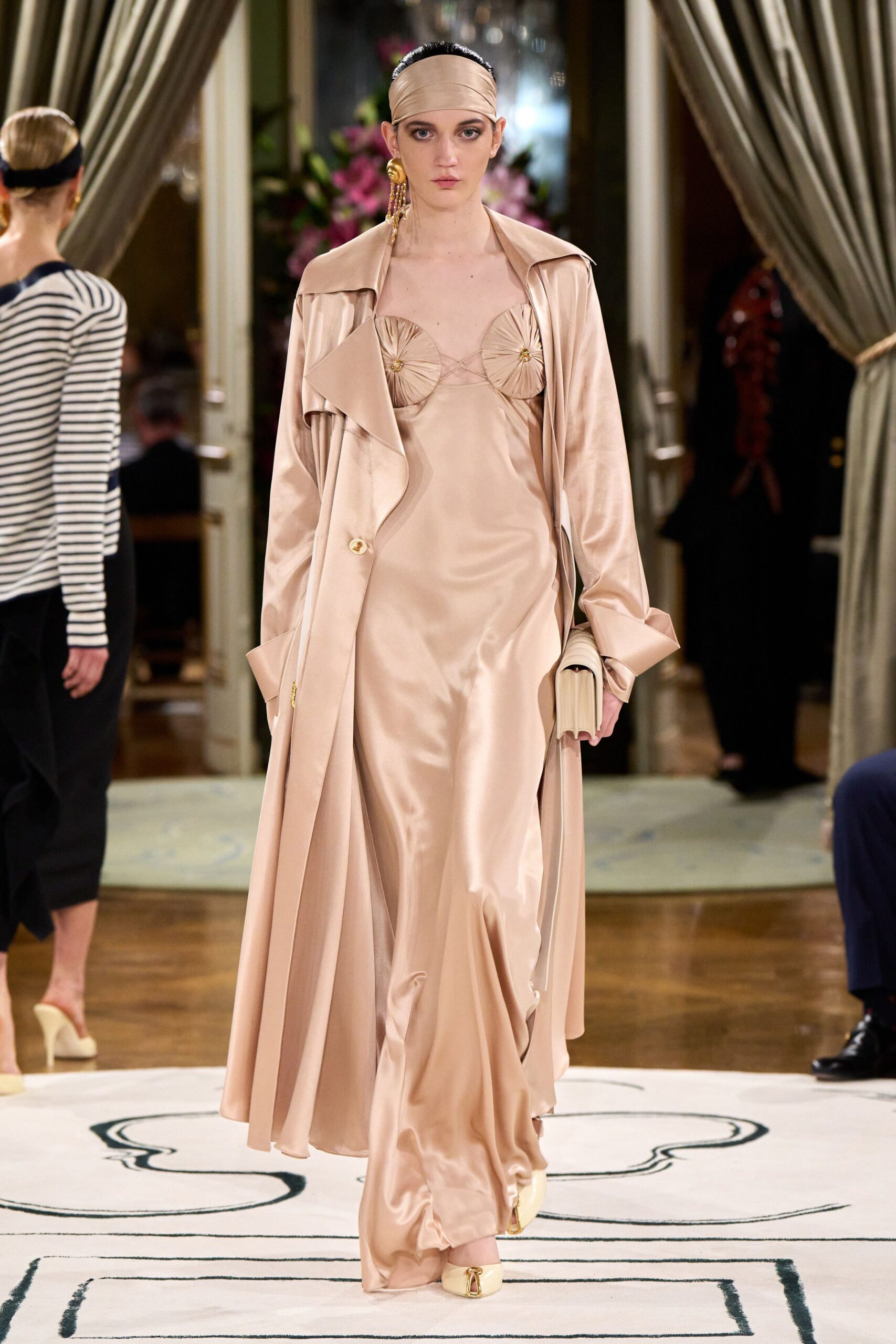 Schiaparelli Spring 2024 Ready-to-Wear Look 32