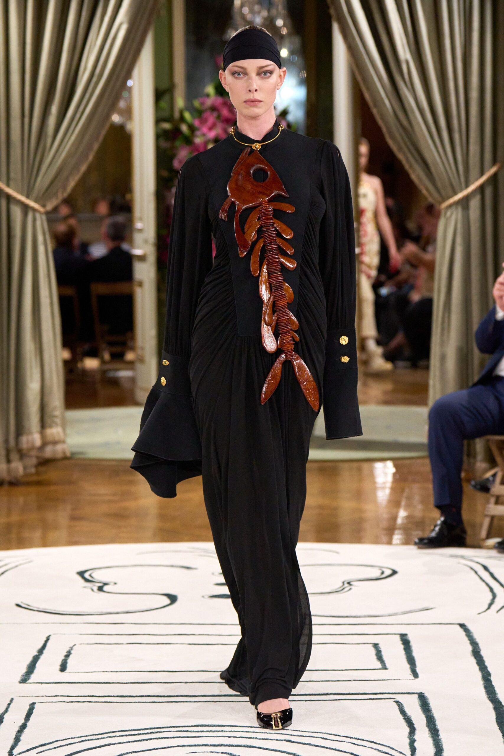 Schiaparelli Spring 2024 Ready-to-Wear Look 33