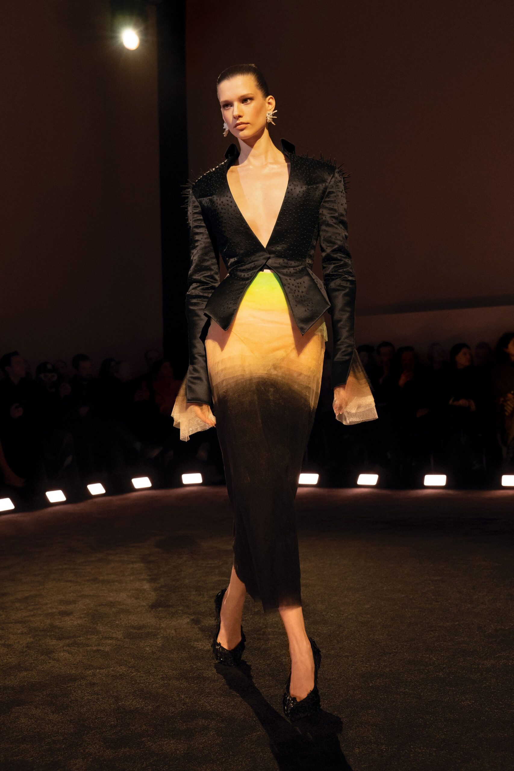black silk long-sleeve v-neck structured pleated fringed blazer