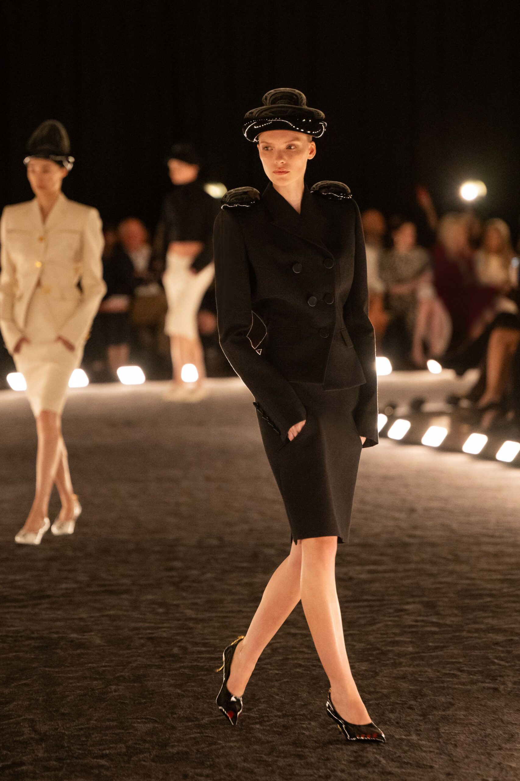 black wool long-sleeve collared structured buttoned blazer