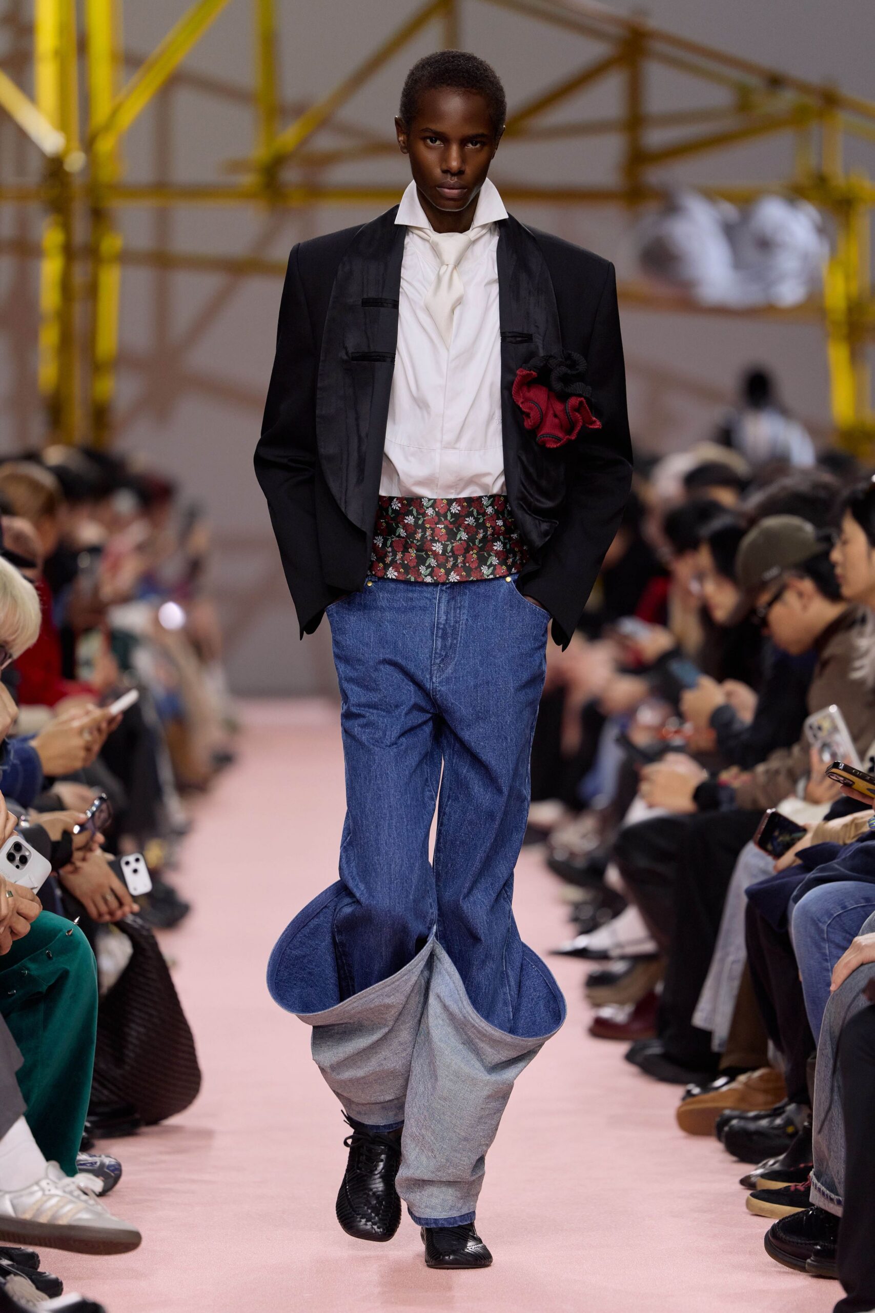 blue denim relaxed high-waisted distressed pants