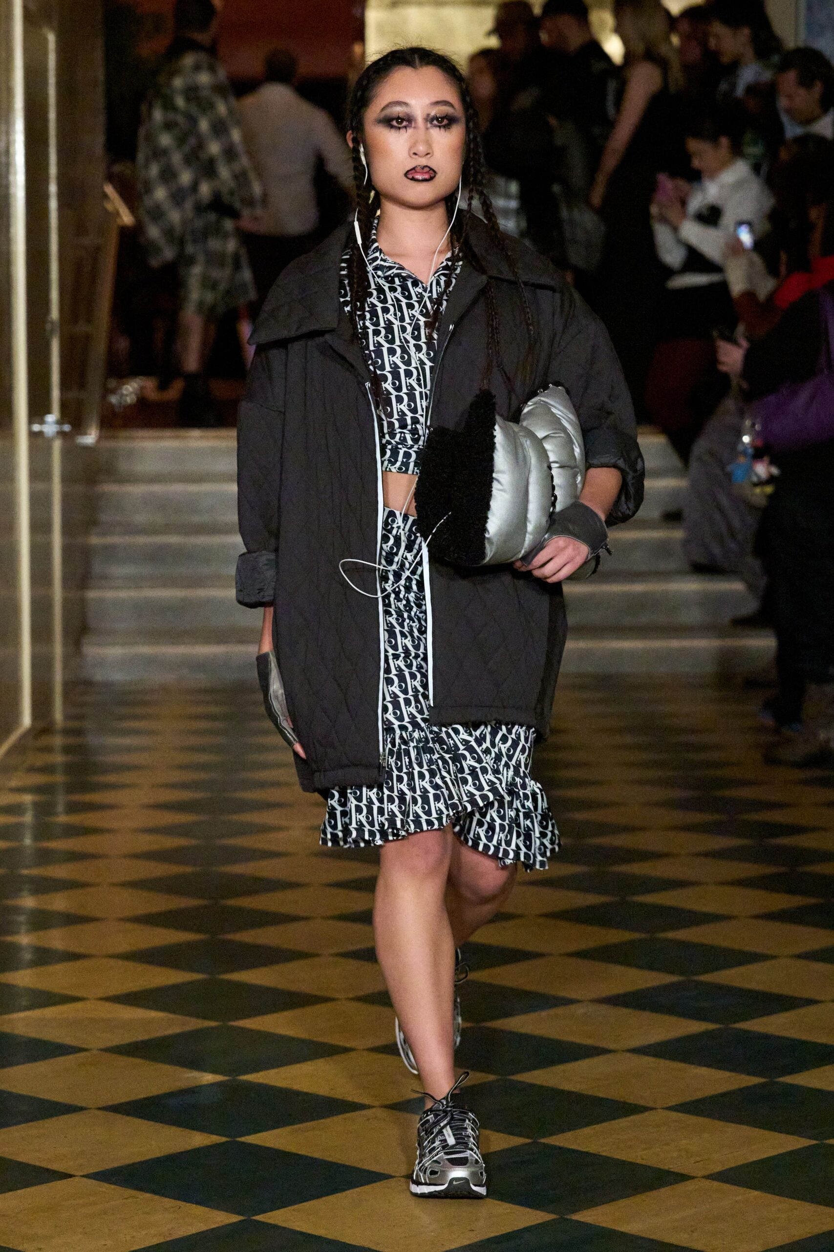 black cotton long-sleeve oversized quilted jacket