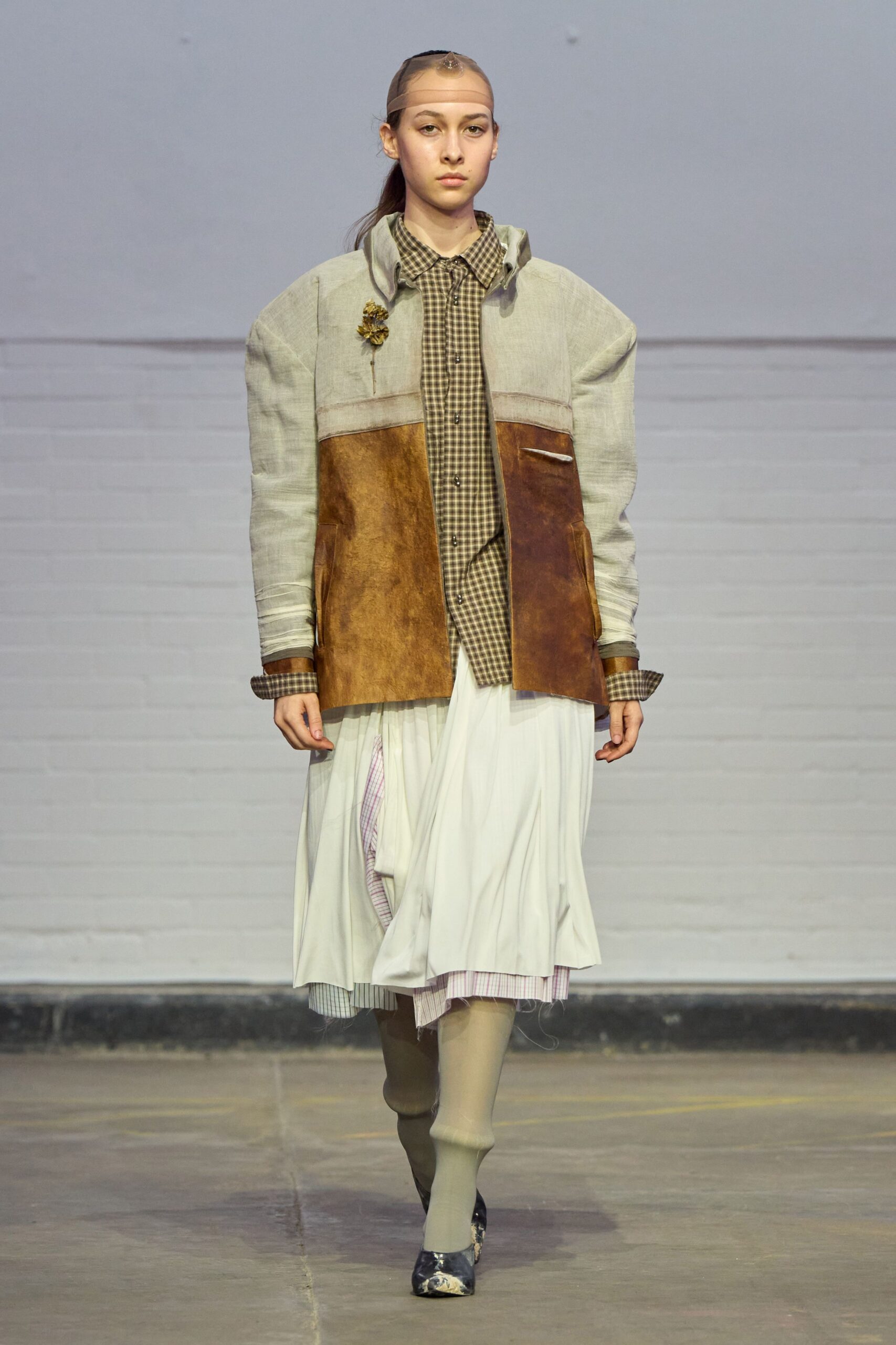 beige cotton long-sleeve collared relaxed buttoned layered jacket
