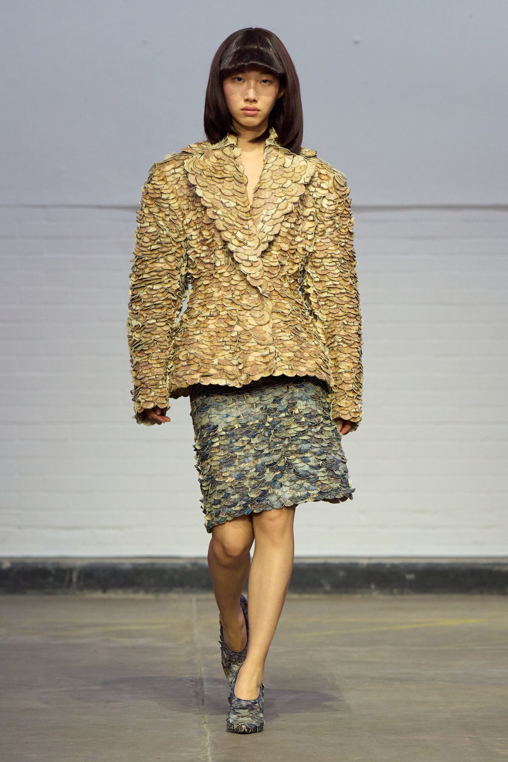 beige long-sleeve collared structured layered blazer