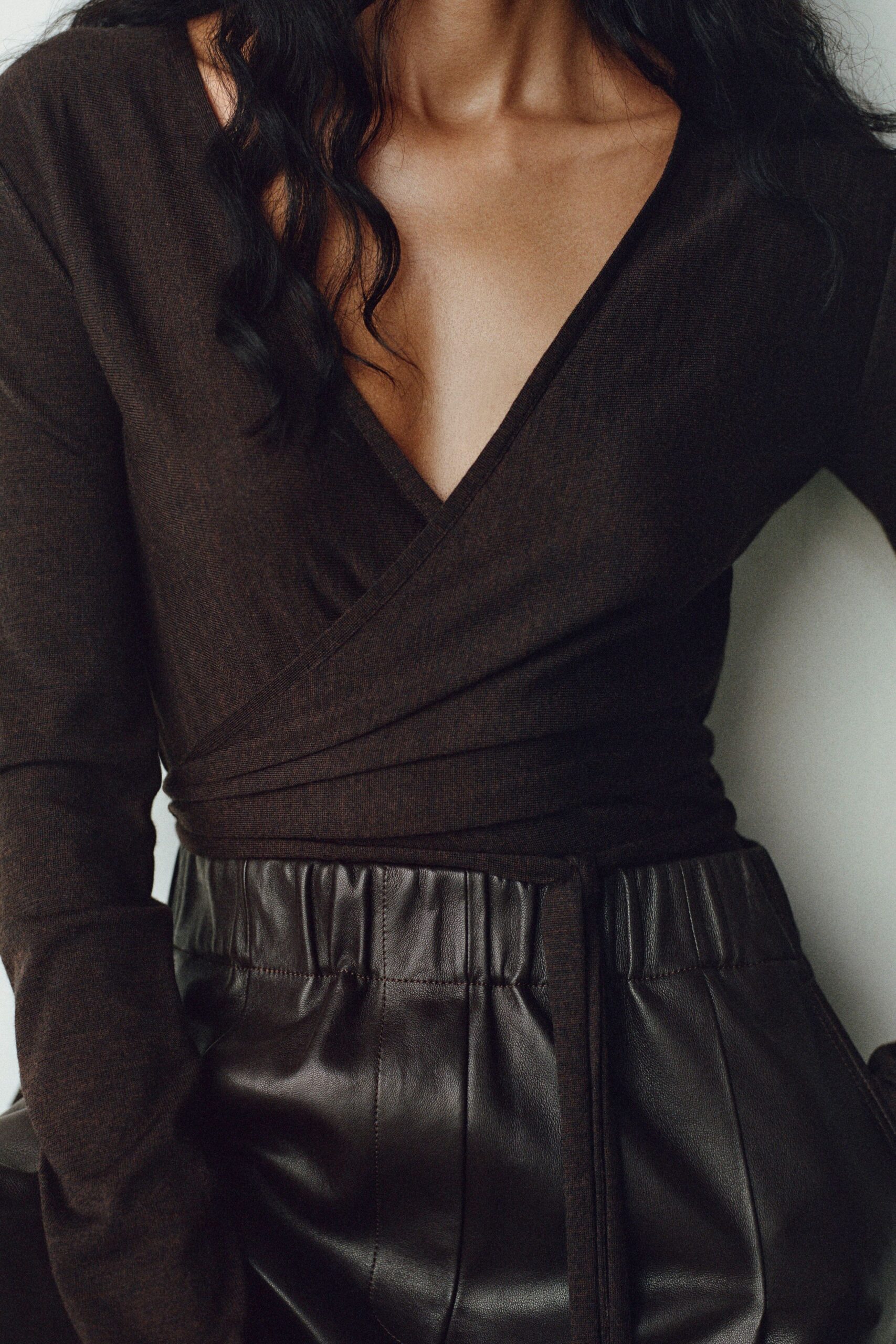 brown cotton long-sleeve v-neck fitted top