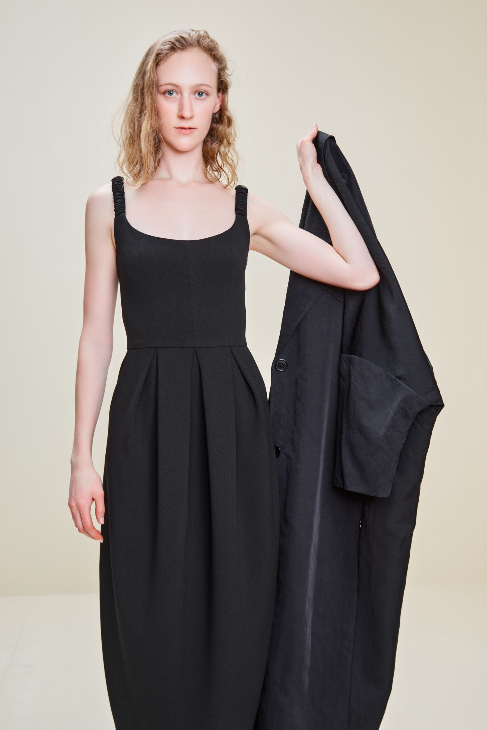 black cotton long-sleeve relaxed coat