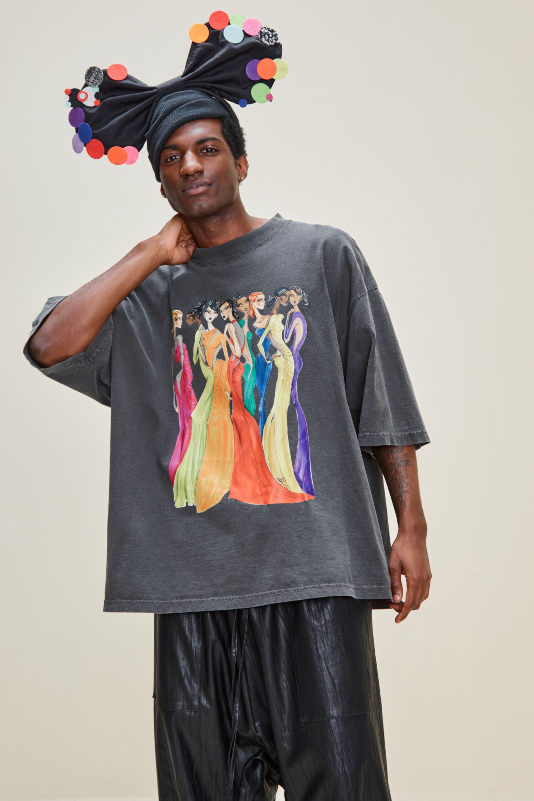 gray cotton short-sleeve collared oversized printed t-shirt