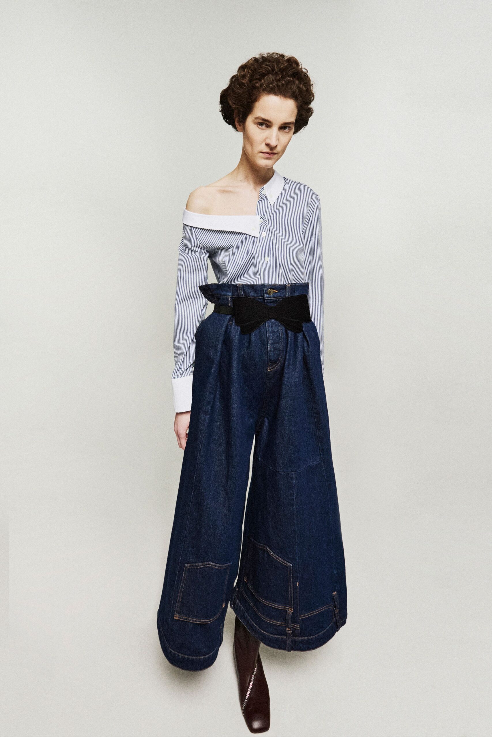 blue cotton long-sleeve collared relaxed striped shirt