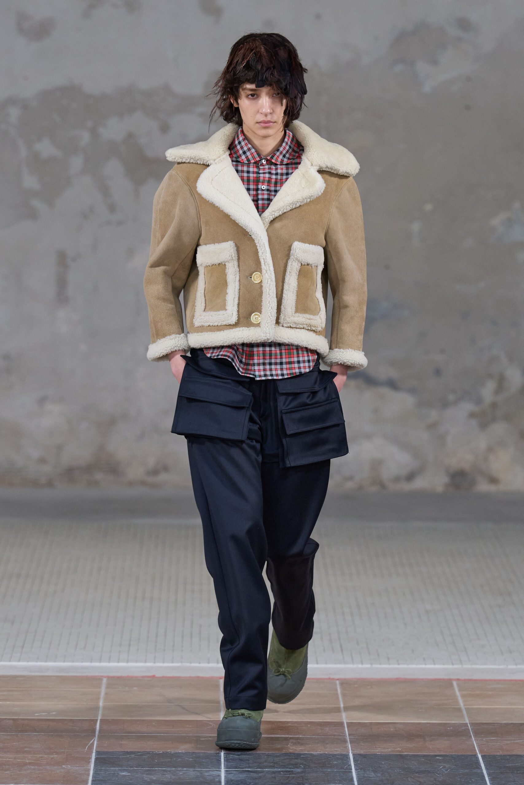 beige faux-fur long-sleeve collared relaxed buttoned jacket