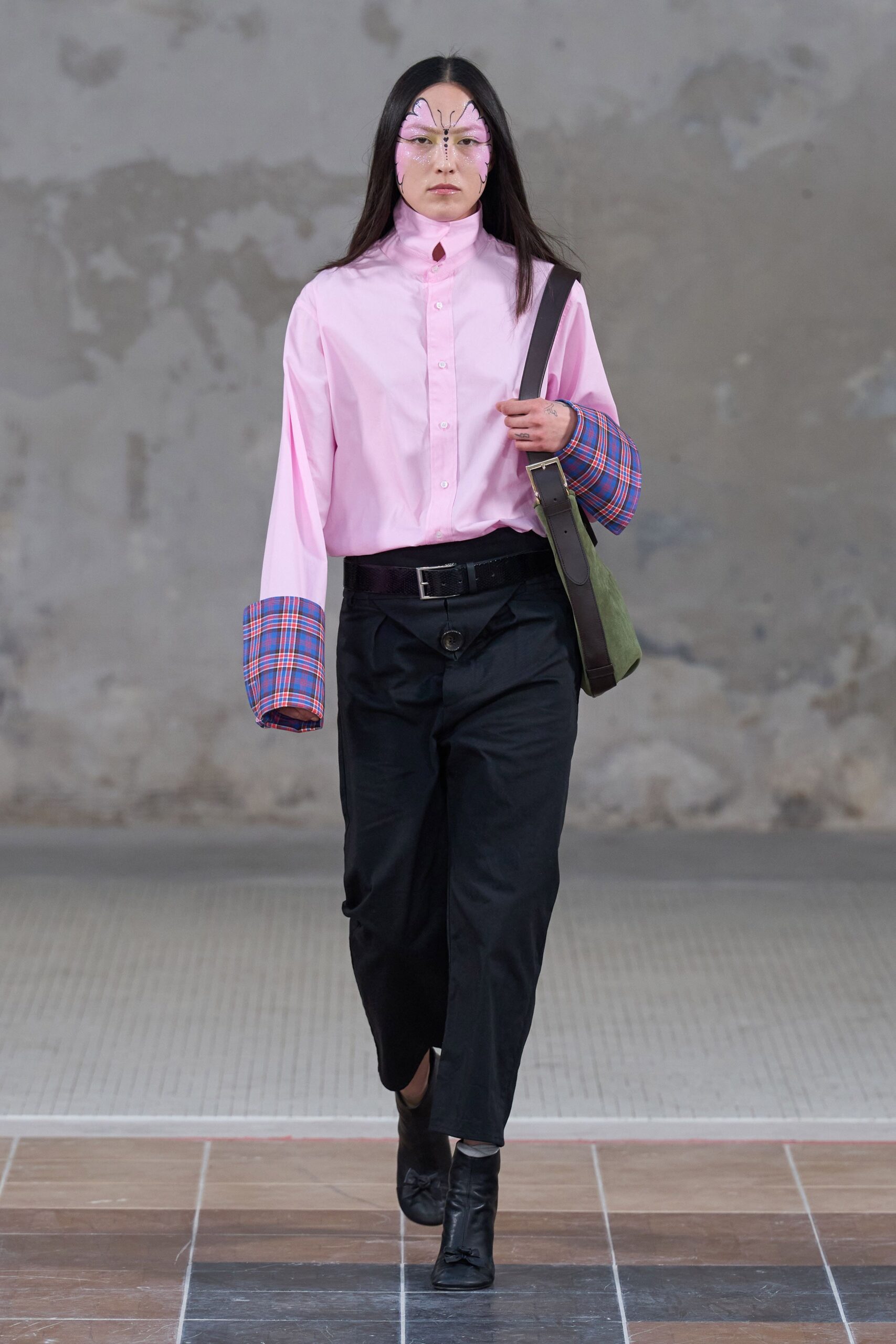pink cotton long-sleeve collared relaxed buttoned shirt