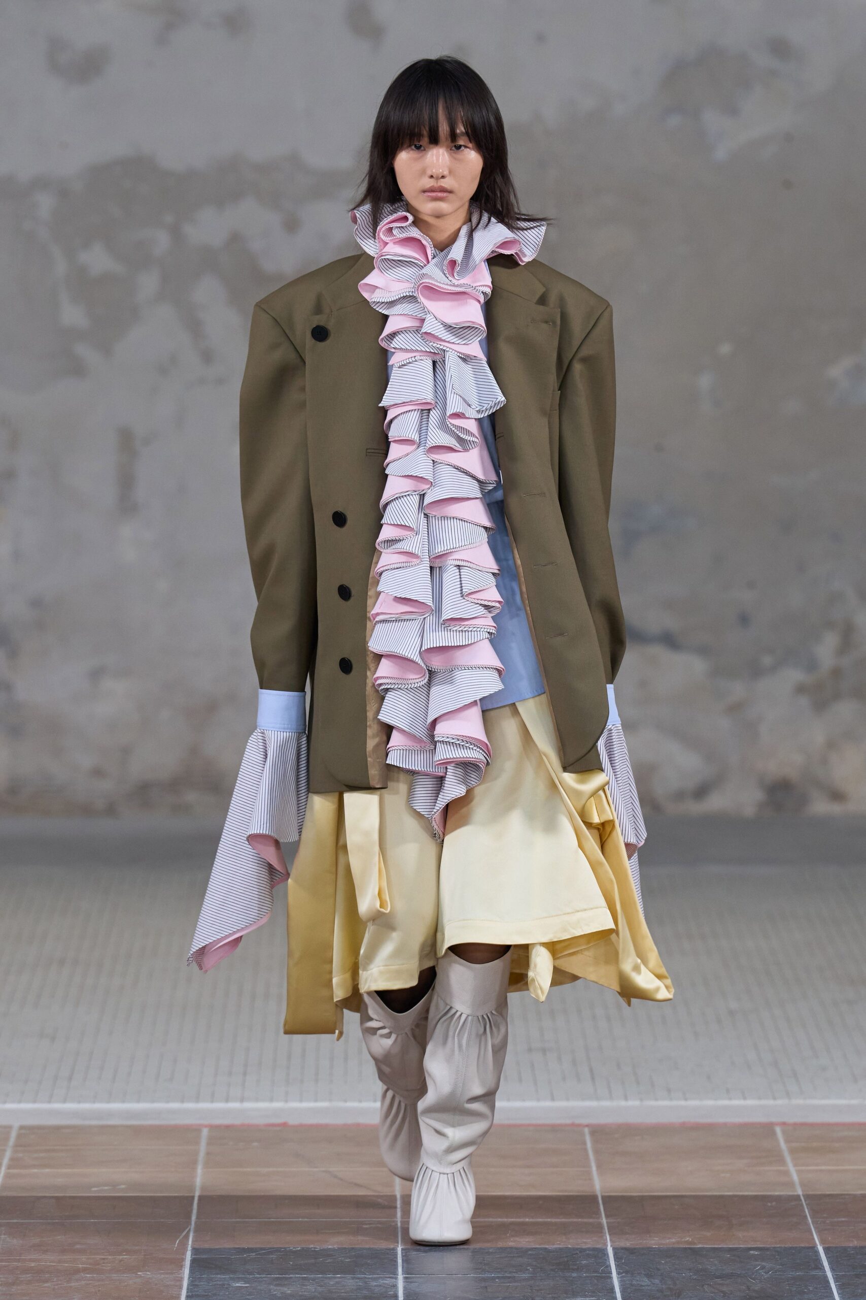 green cotton long-sleeve collared oversized ruffled coat