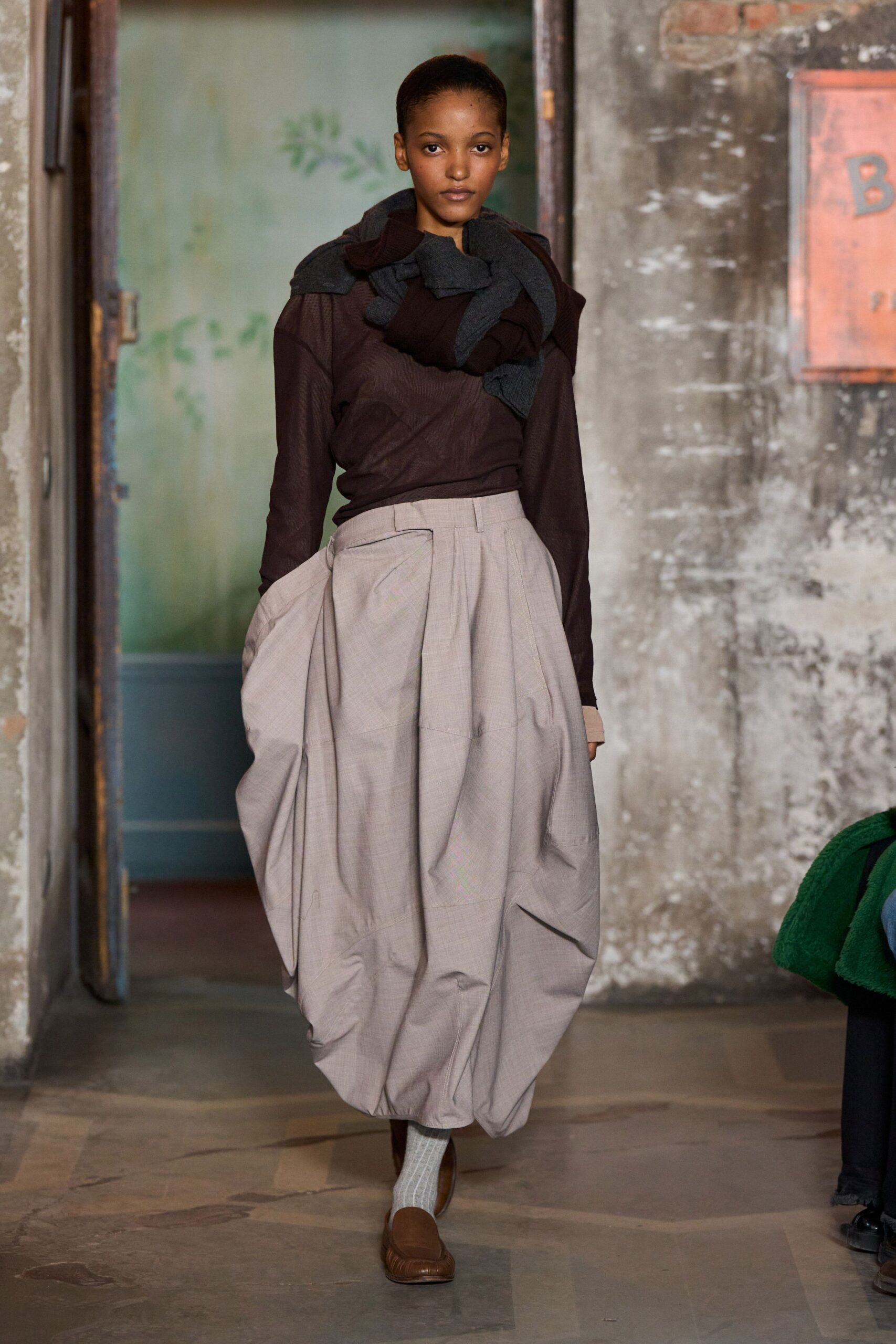 brown cotton long-sleeve collared relaxed layered top