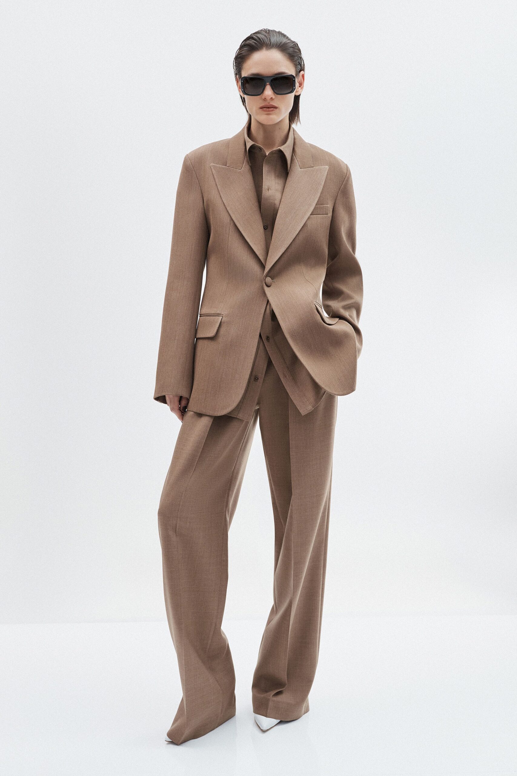 brown wool long-sleeve collared tailored buttoned straight-leg suit