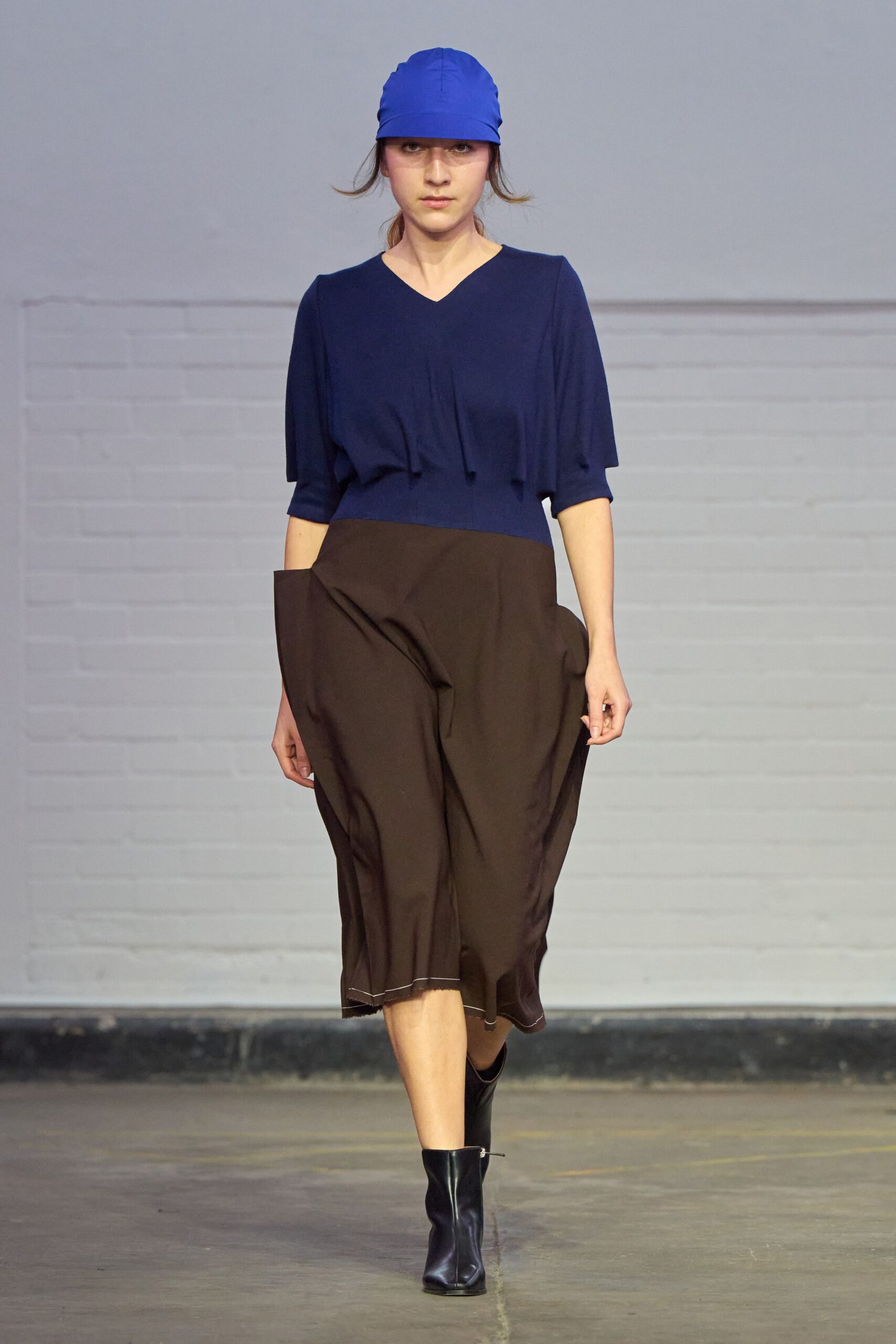blue cotton short-sleeve v-neck relaxed top