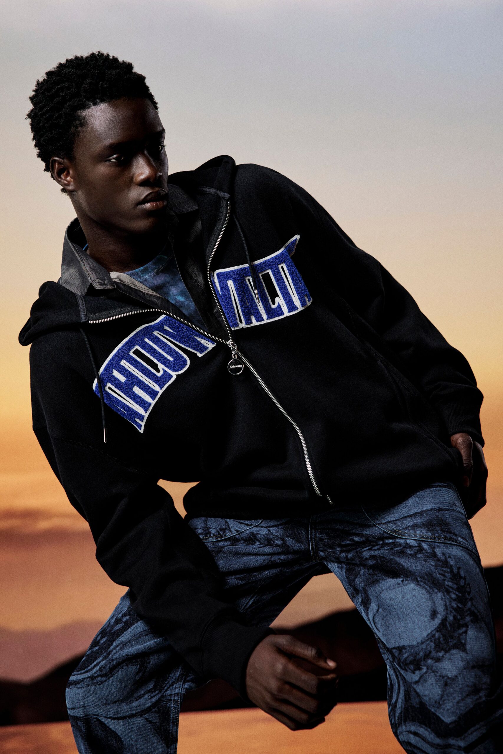 black cotton long-sleeve hooded relaxed zippered hoodie