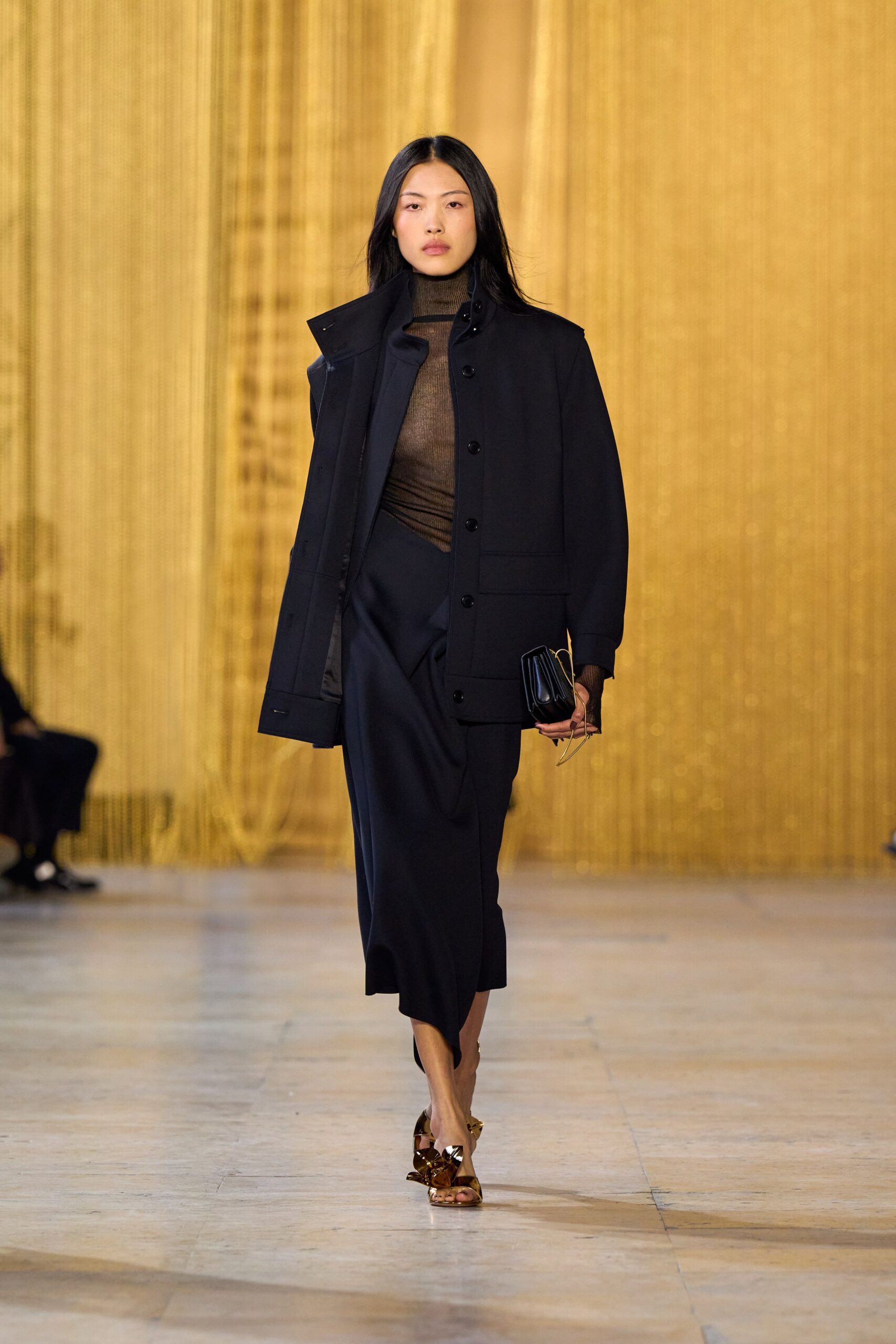 black cotton long-sleeve collared relaxed buttoned jacket