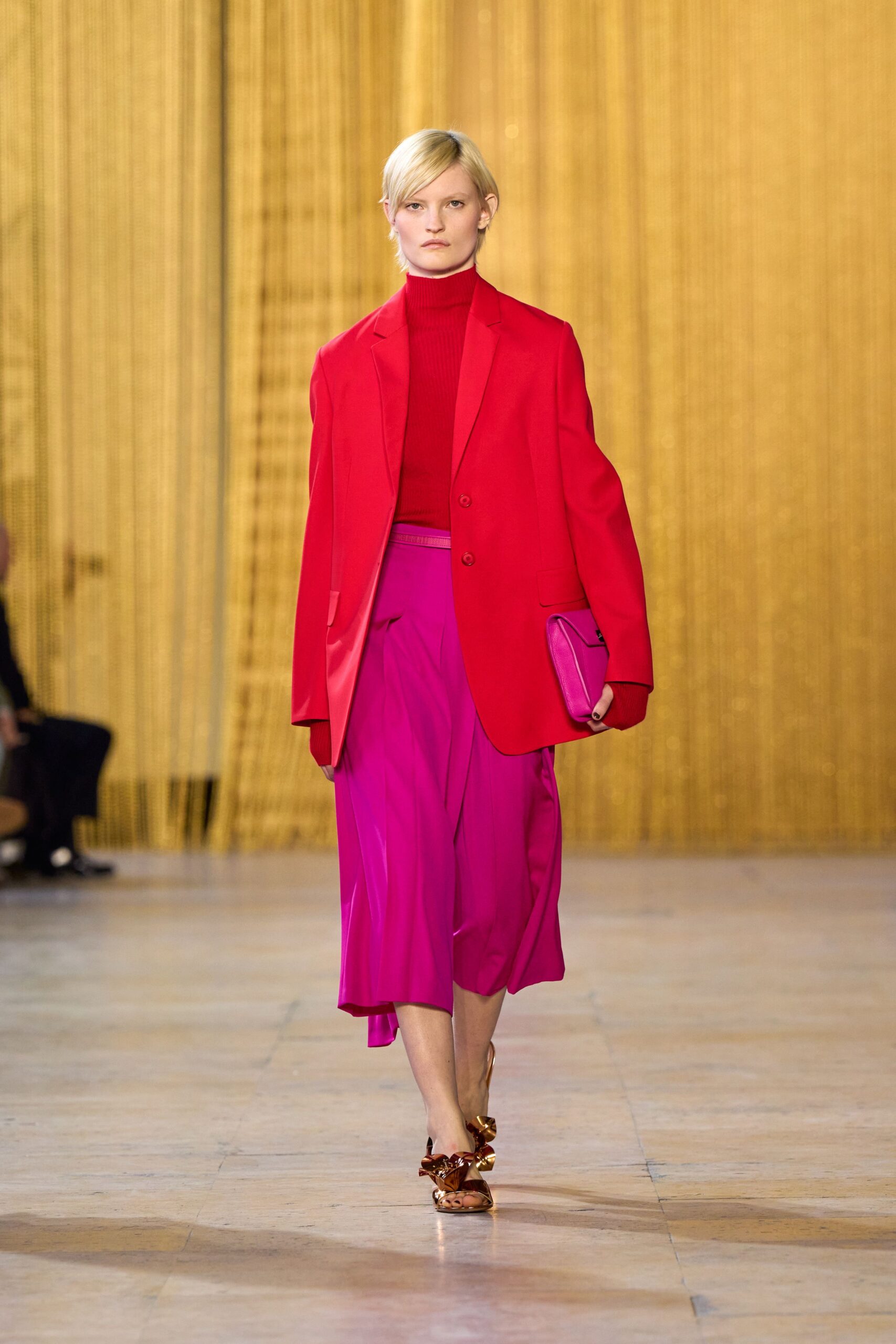 red long-sleeve collared oversized blazer