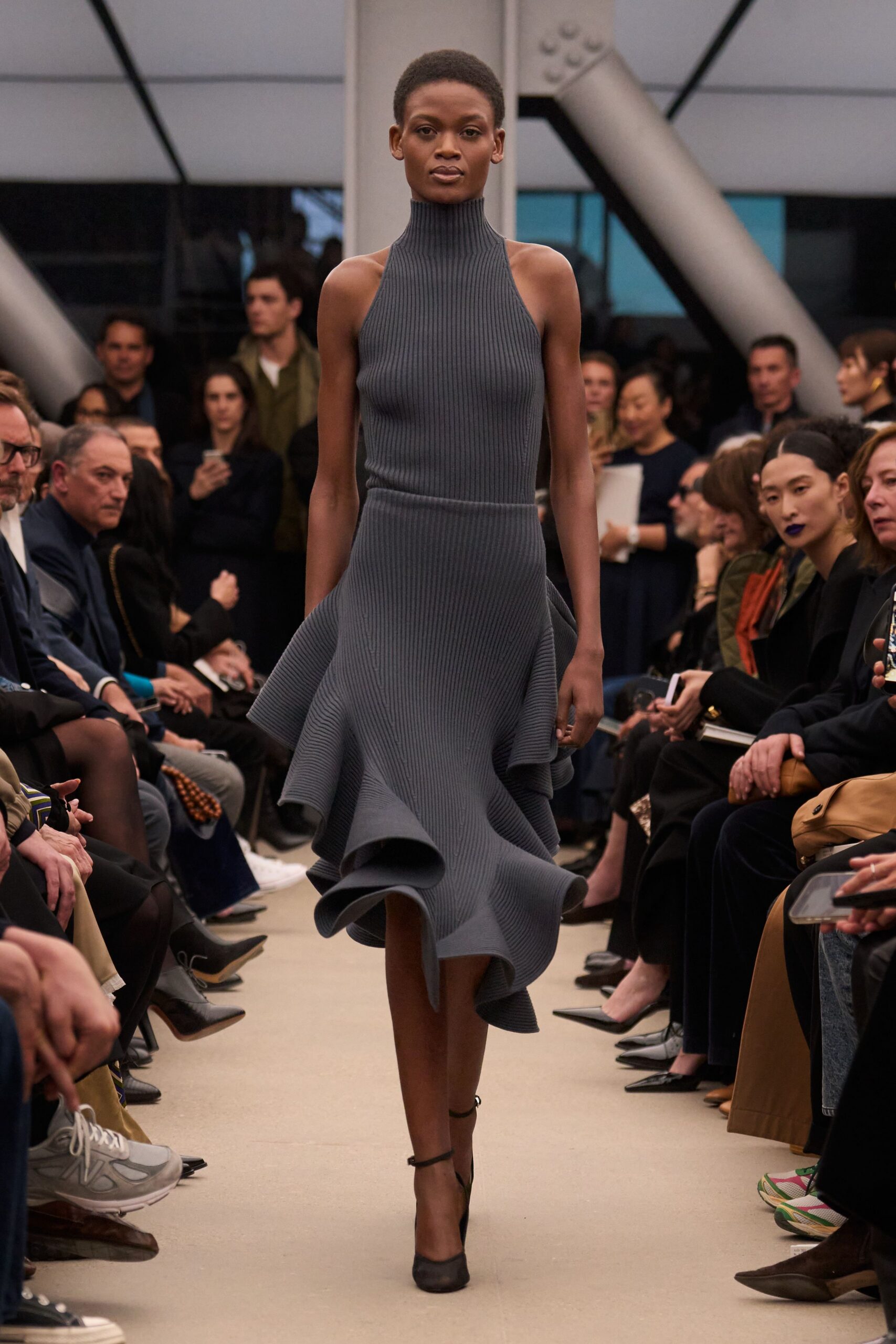 gray fitted sleeveless dress