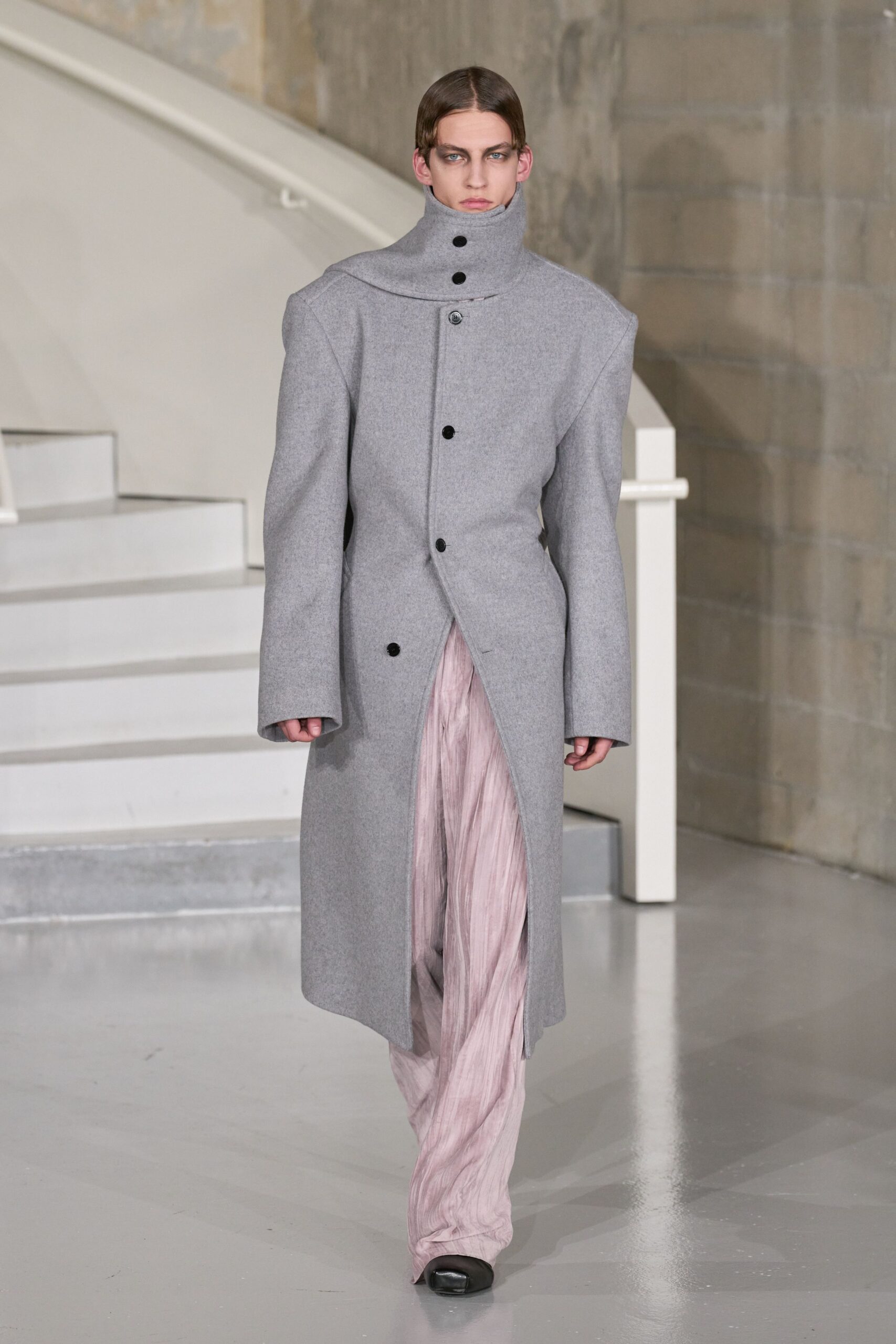 pink silk fitted pleated pants