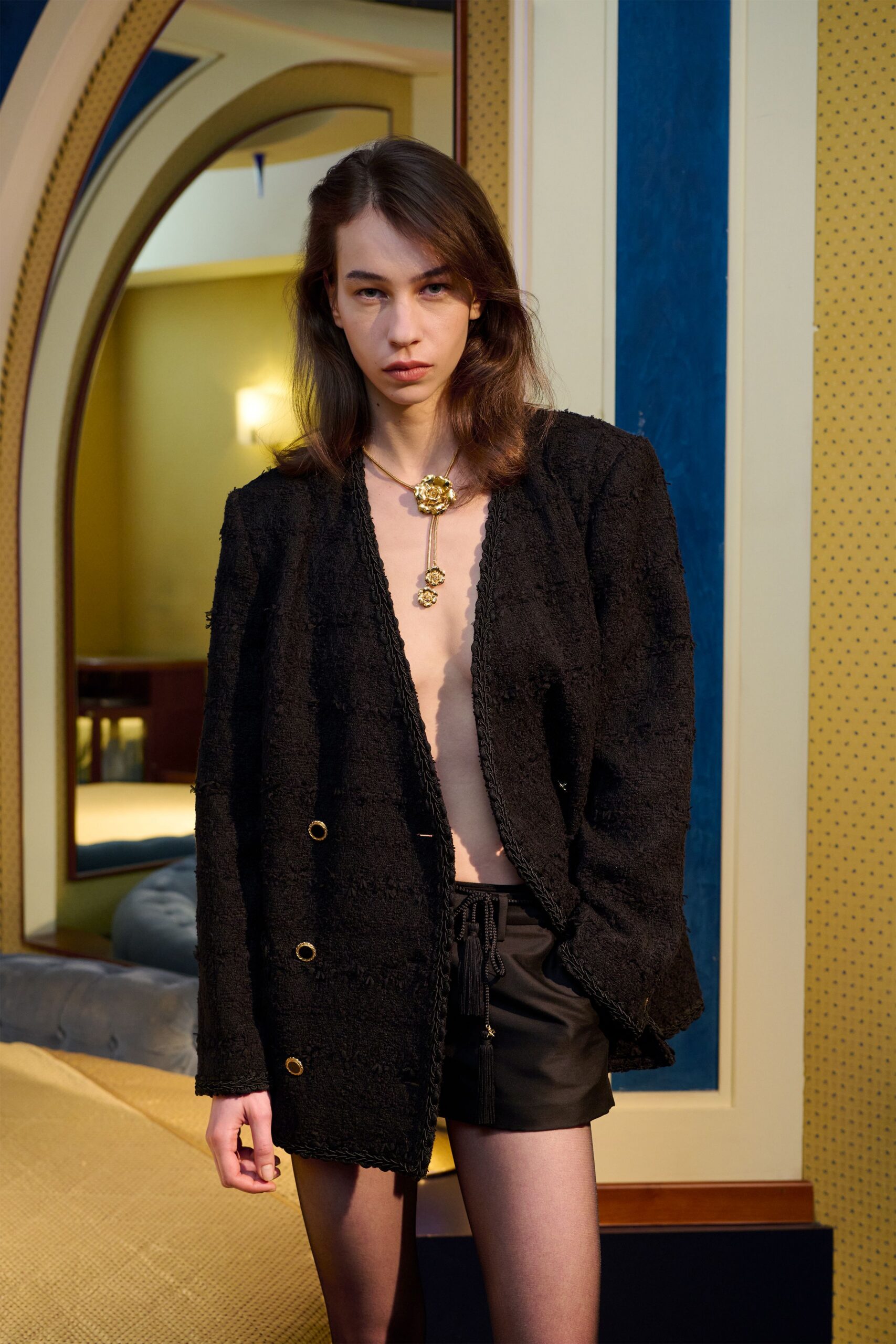 black tweed long-sleeve collared tailored buttoned blazer
