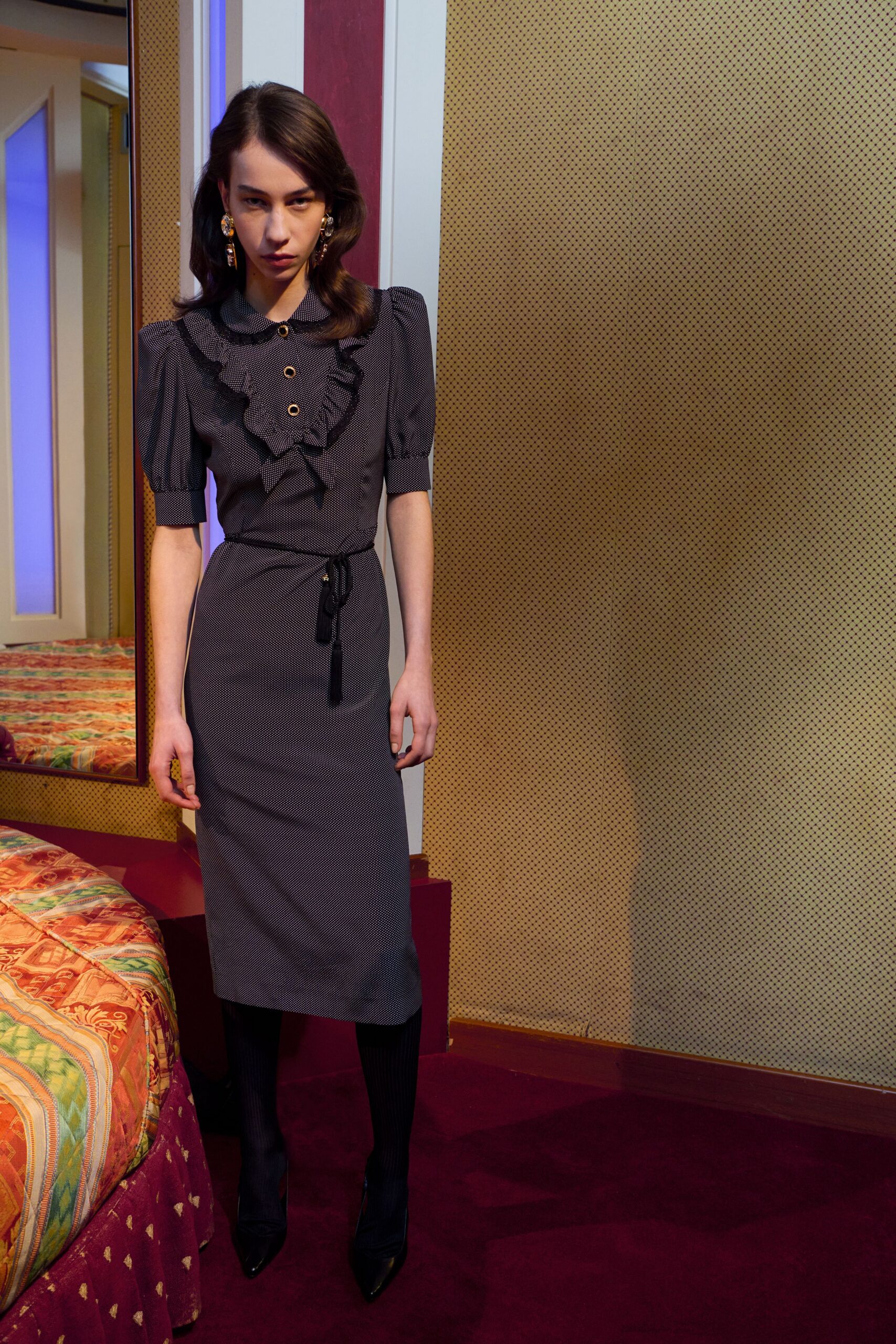 gray cotton short-sleeve collared fitted pleated buttoned dress