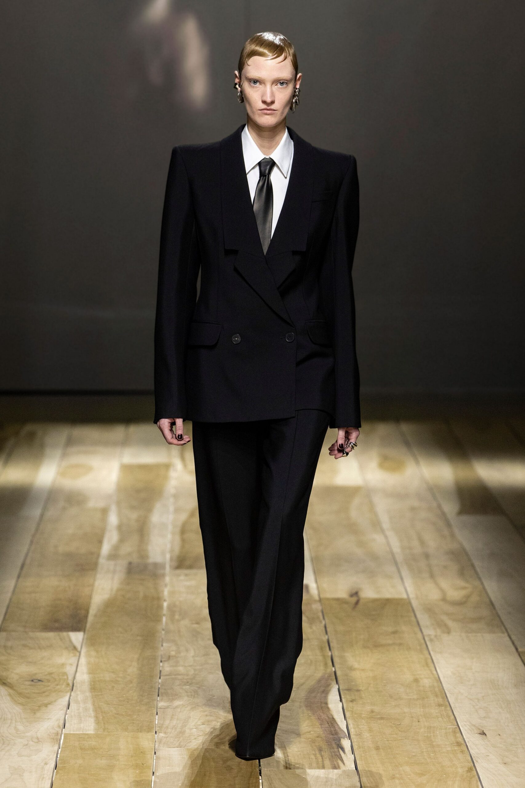 black wool long-sleeve collared tailored suit