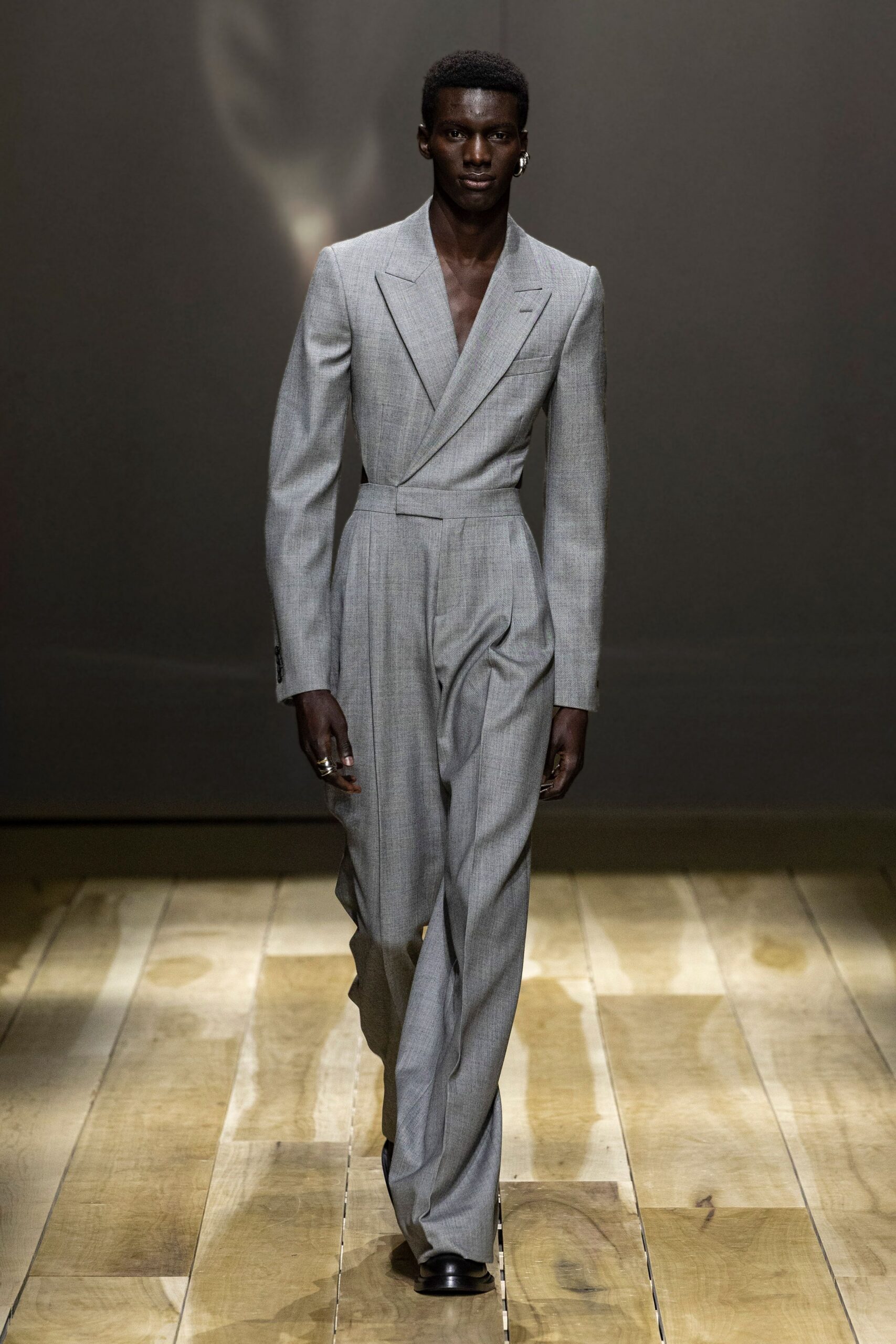gray wool long-sleeve collared tailored pleated straight-leg suit