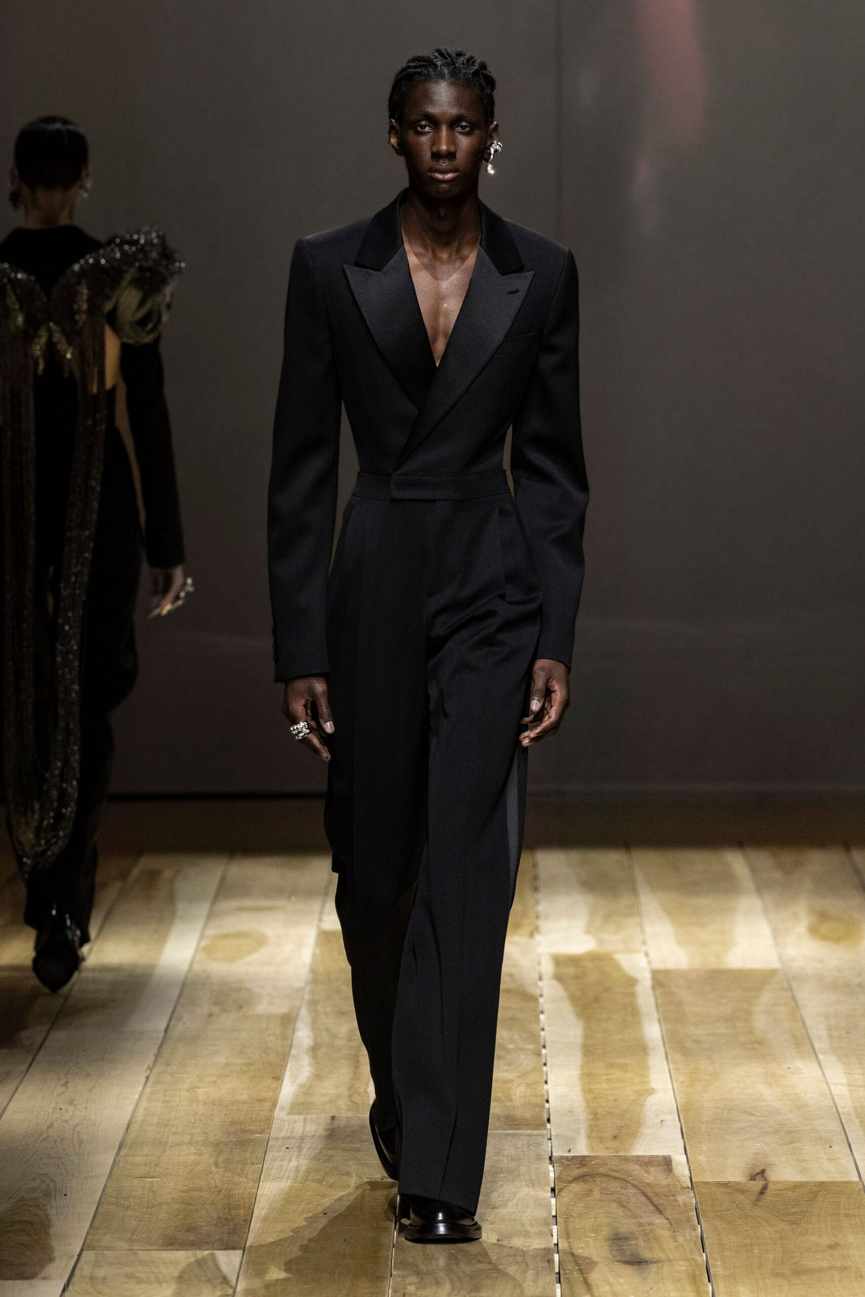 black wool long-sleeve v-neck tailored buttoned wide-leg suit