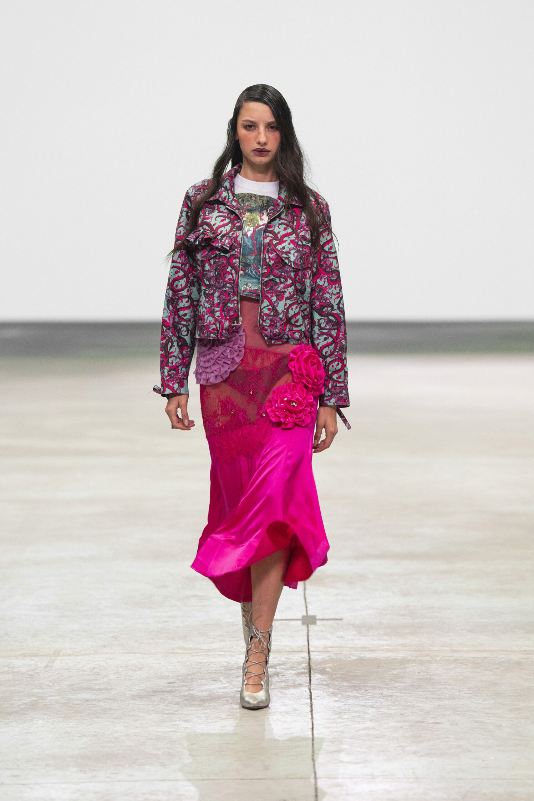 pink silk long-sleeve collared fitted embroidered jacket