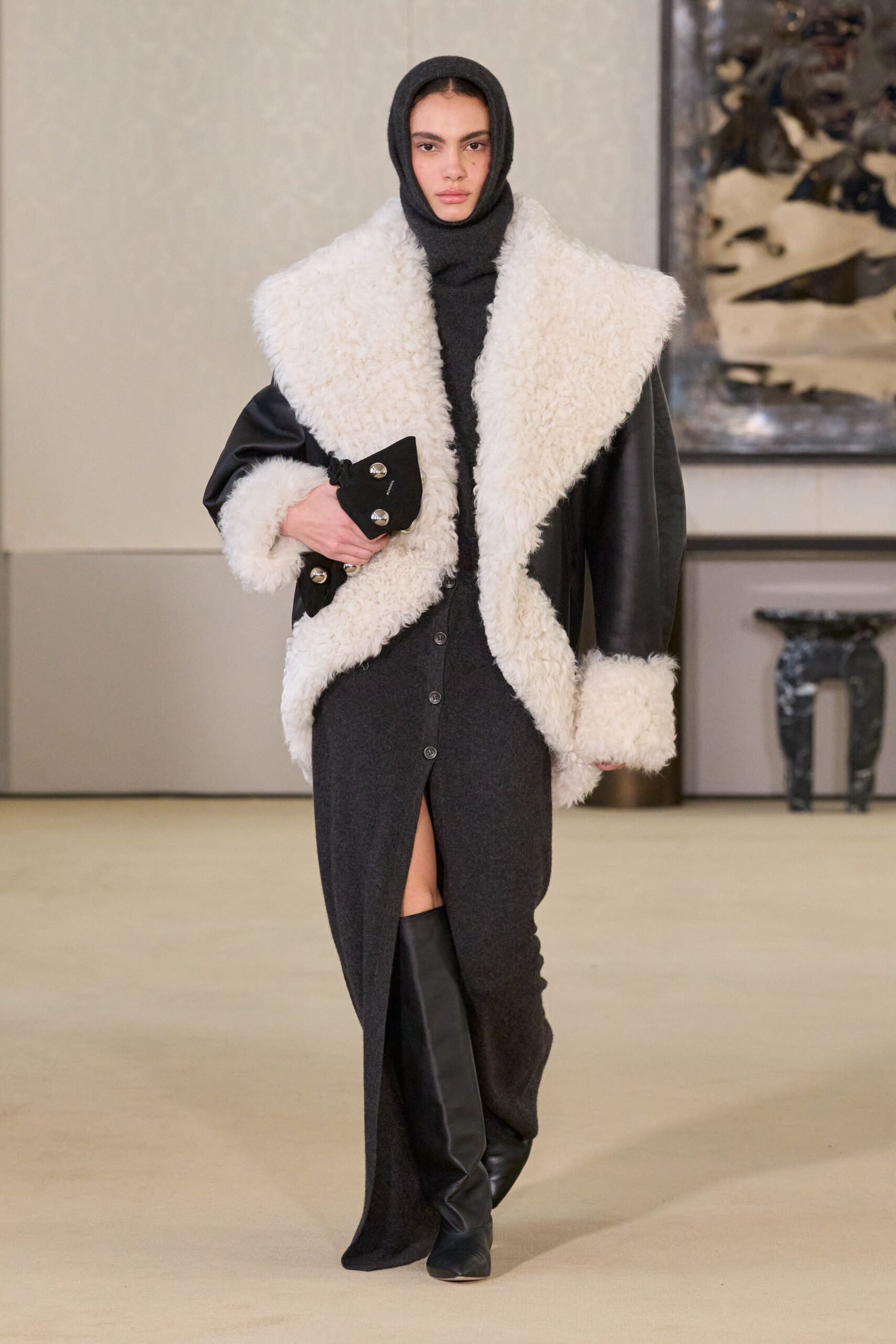 black wool long-sleeve collared relaxed buttoned coat