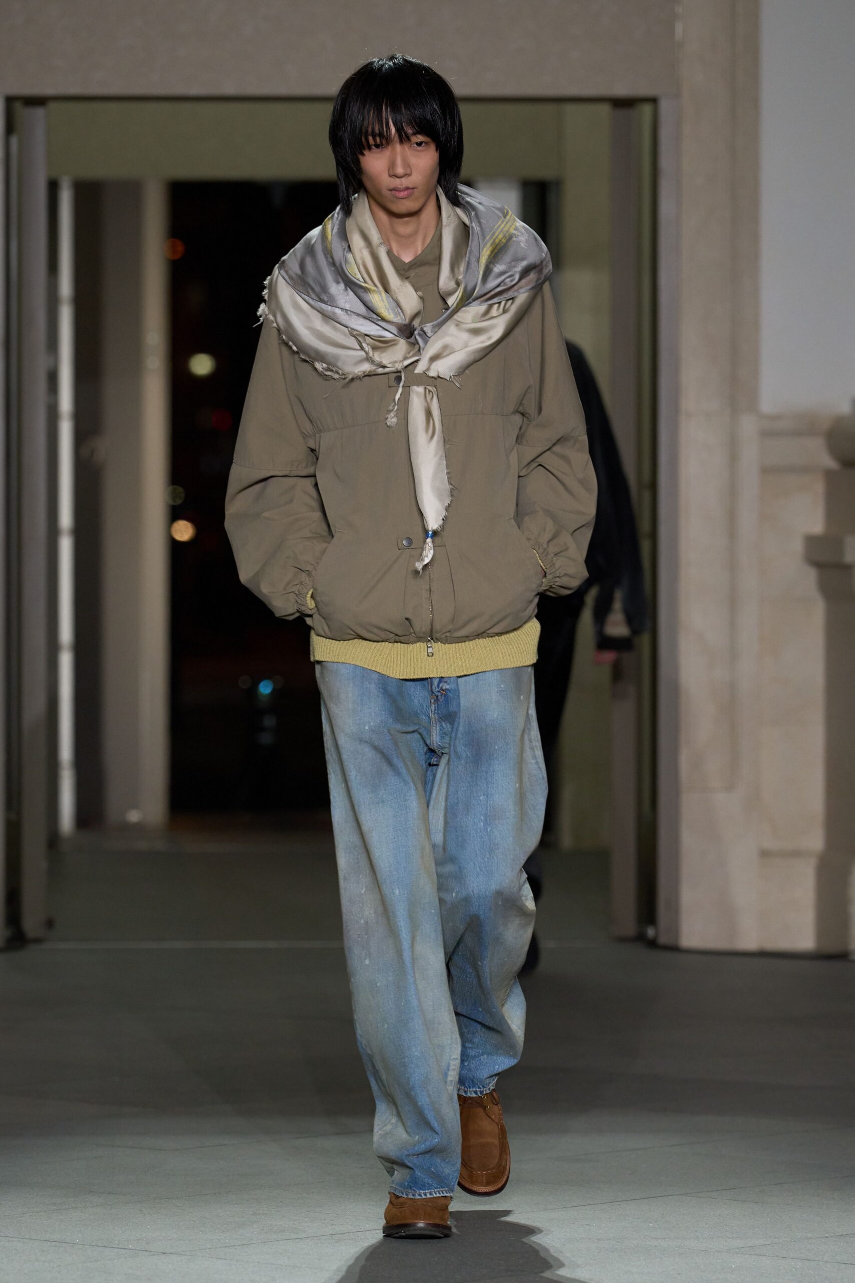 beige cotton long-sleeve collared relaxed zippered jacket