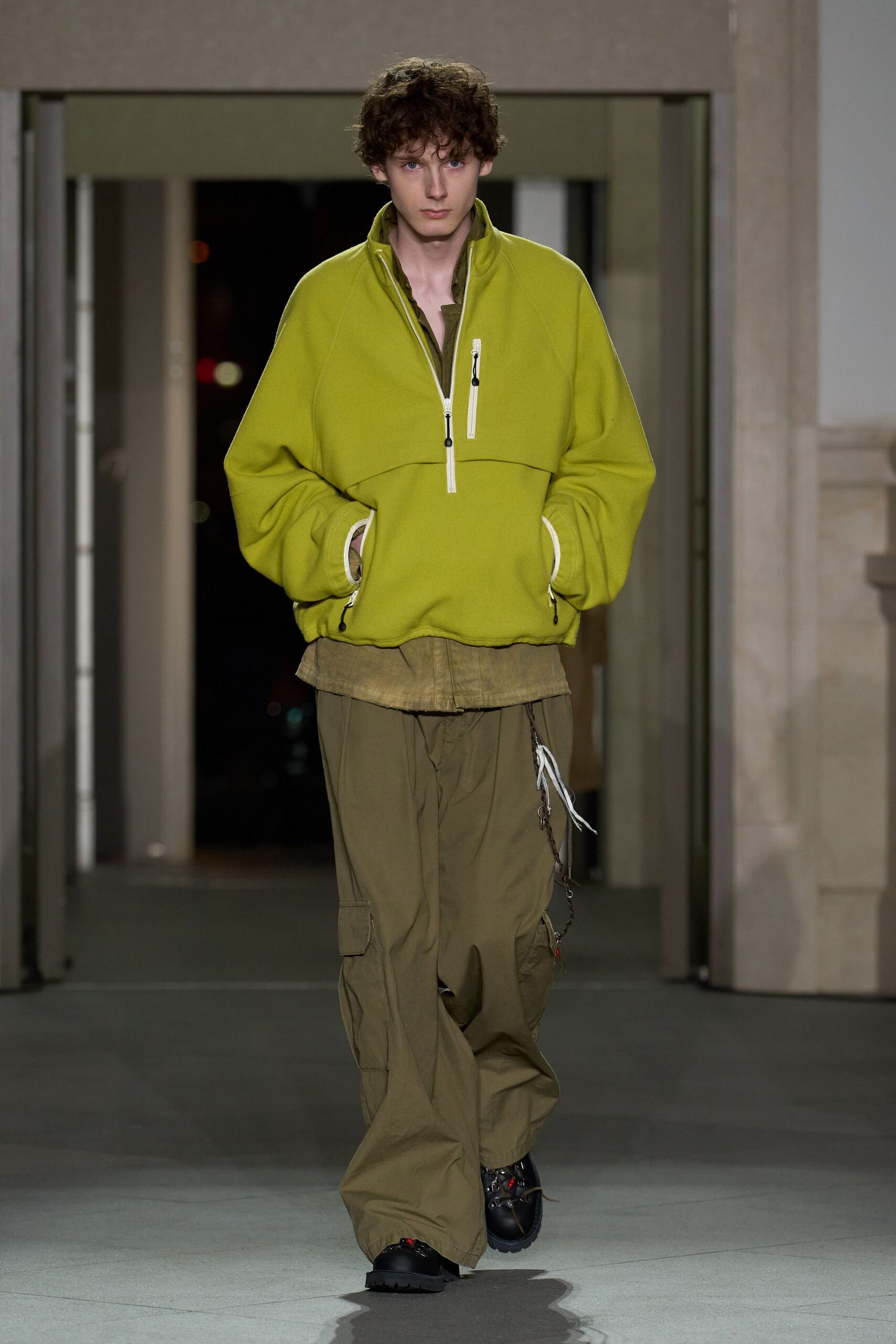 green cotton relaxed cargo pants