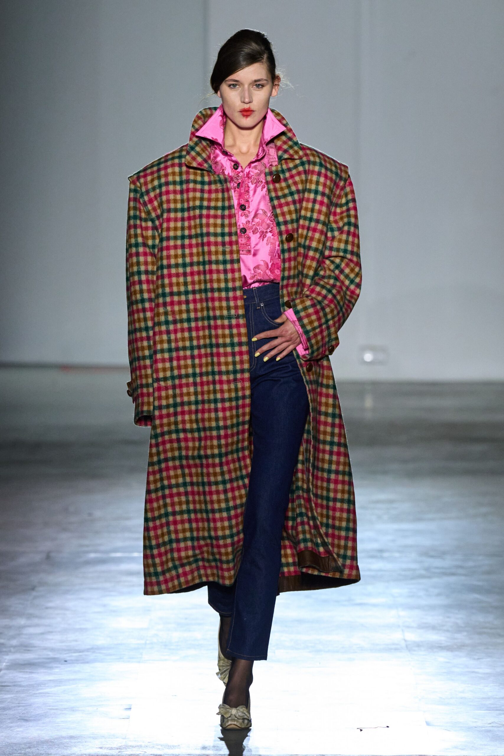 red wool long-sleeve collared oversized checked coat
