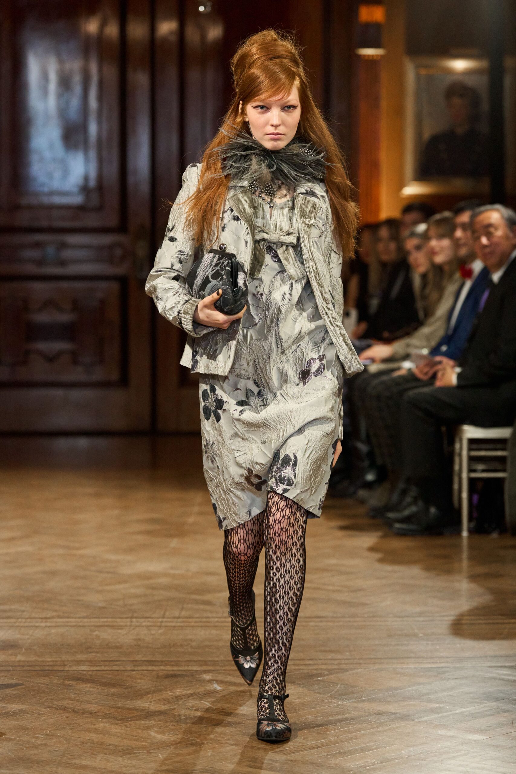 gray silk long-sleeve collared fitted embroidered jacket