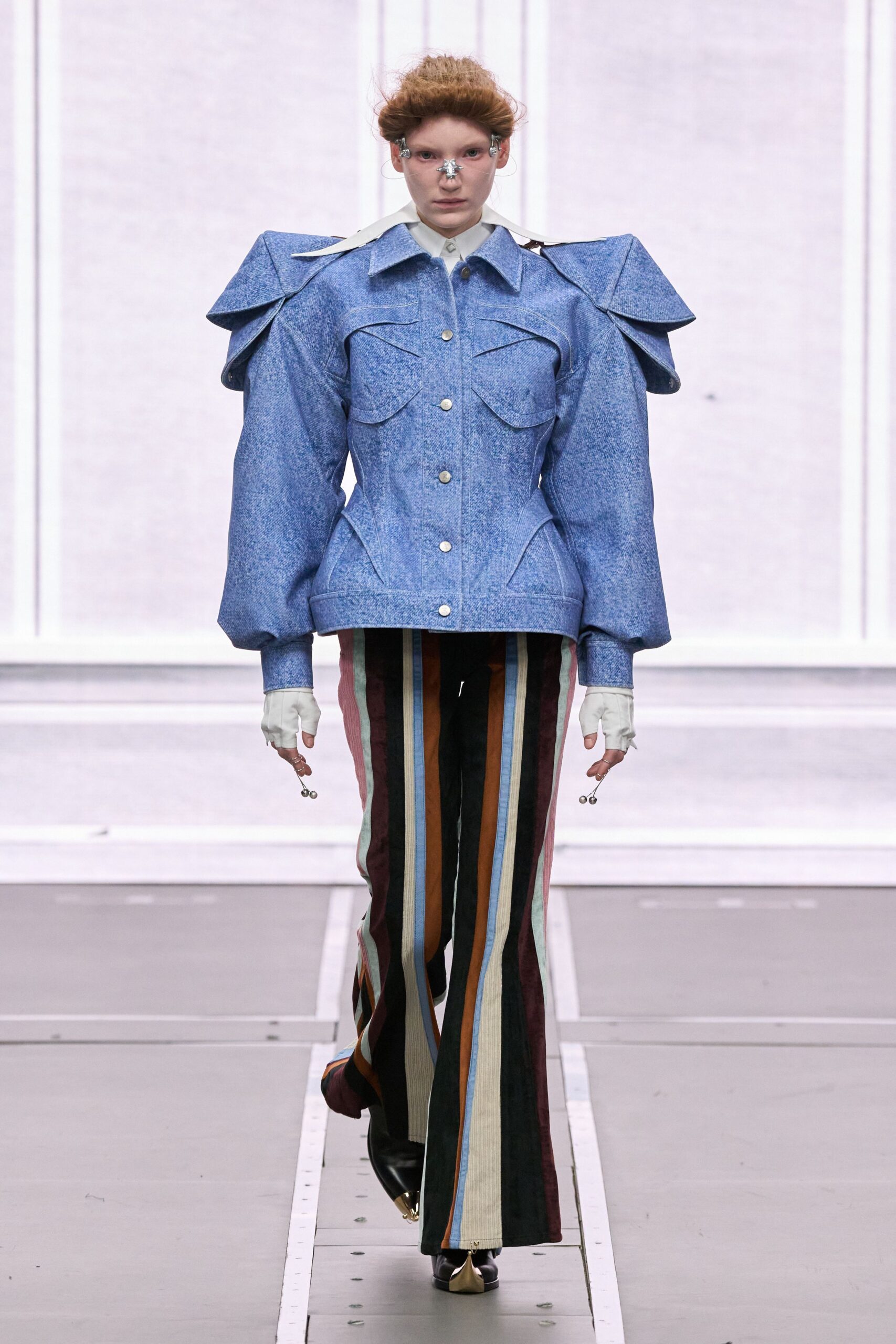 blue denim long-sleeve collared structured buttoned pleated jacket