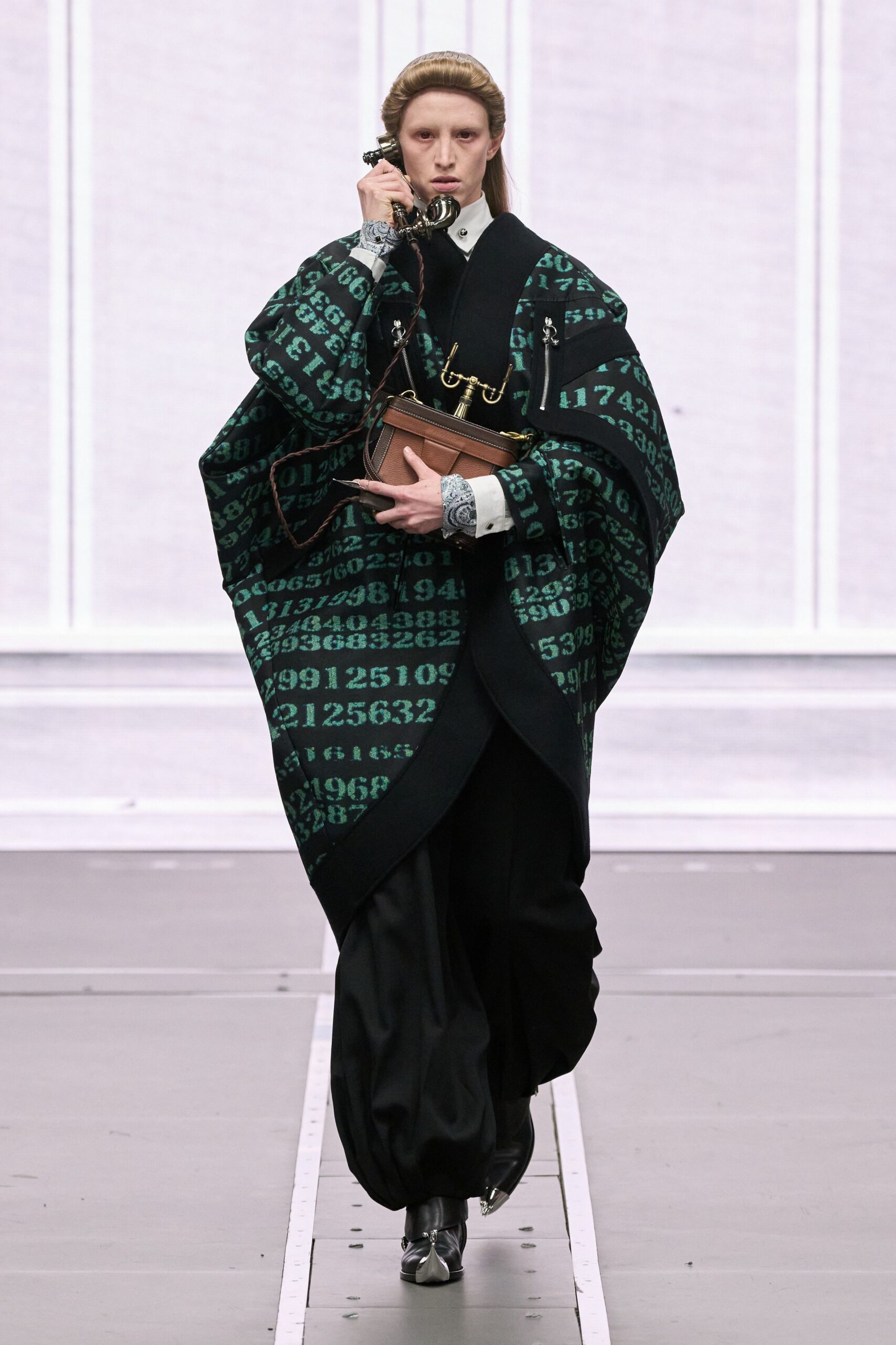 green silk long-sleeve collared relaxed printed cape