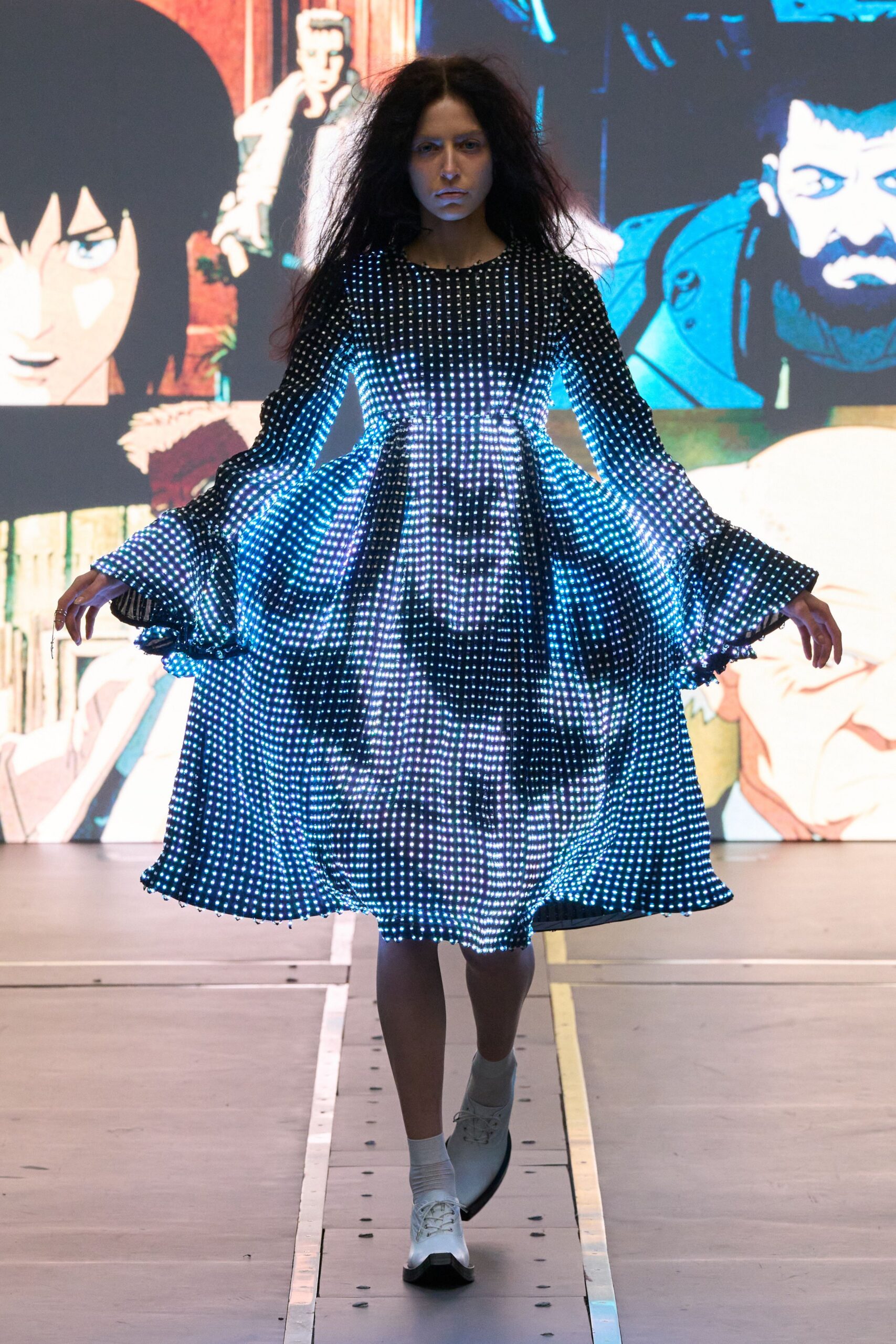 black cotton long-sleeve collared fitted pleated printed dress