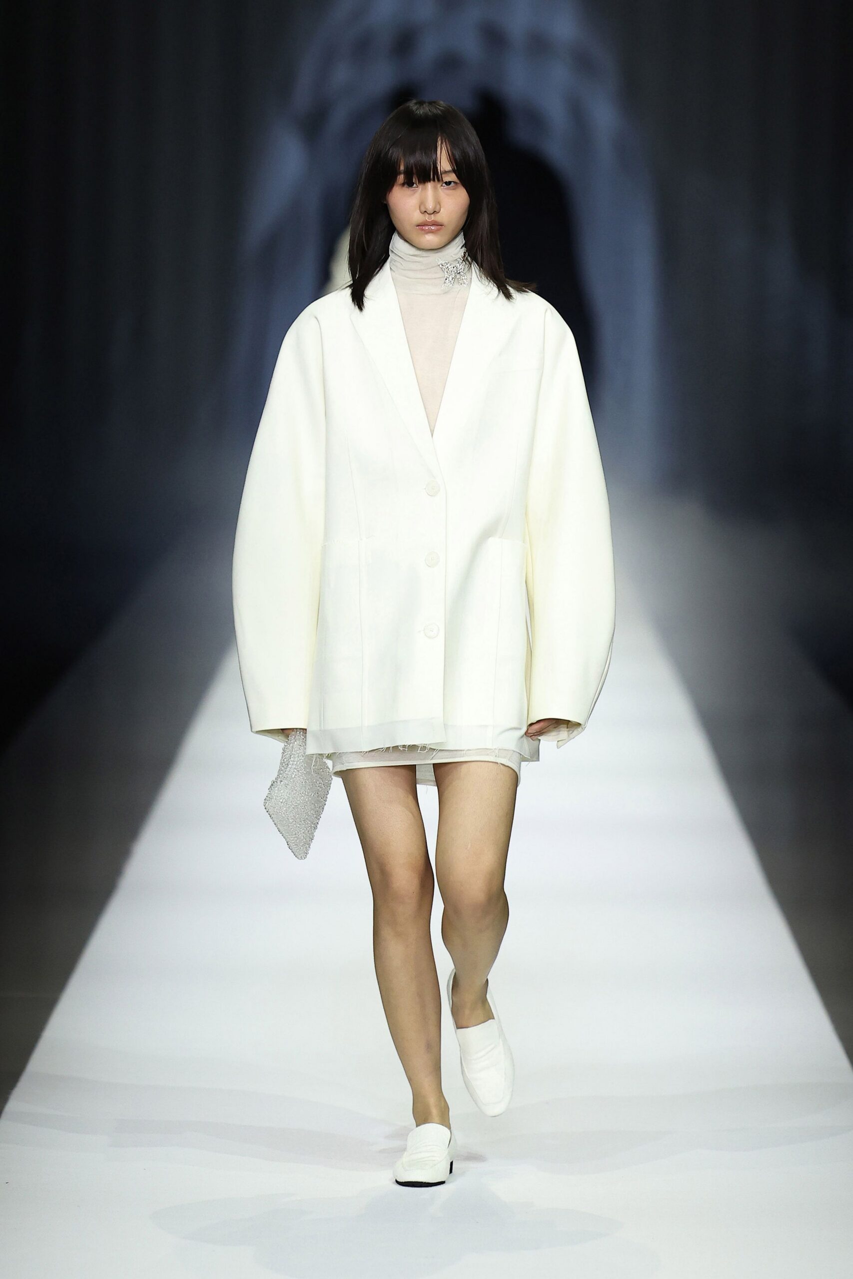white cotton long-sleeve collared oversized buttoned blazer